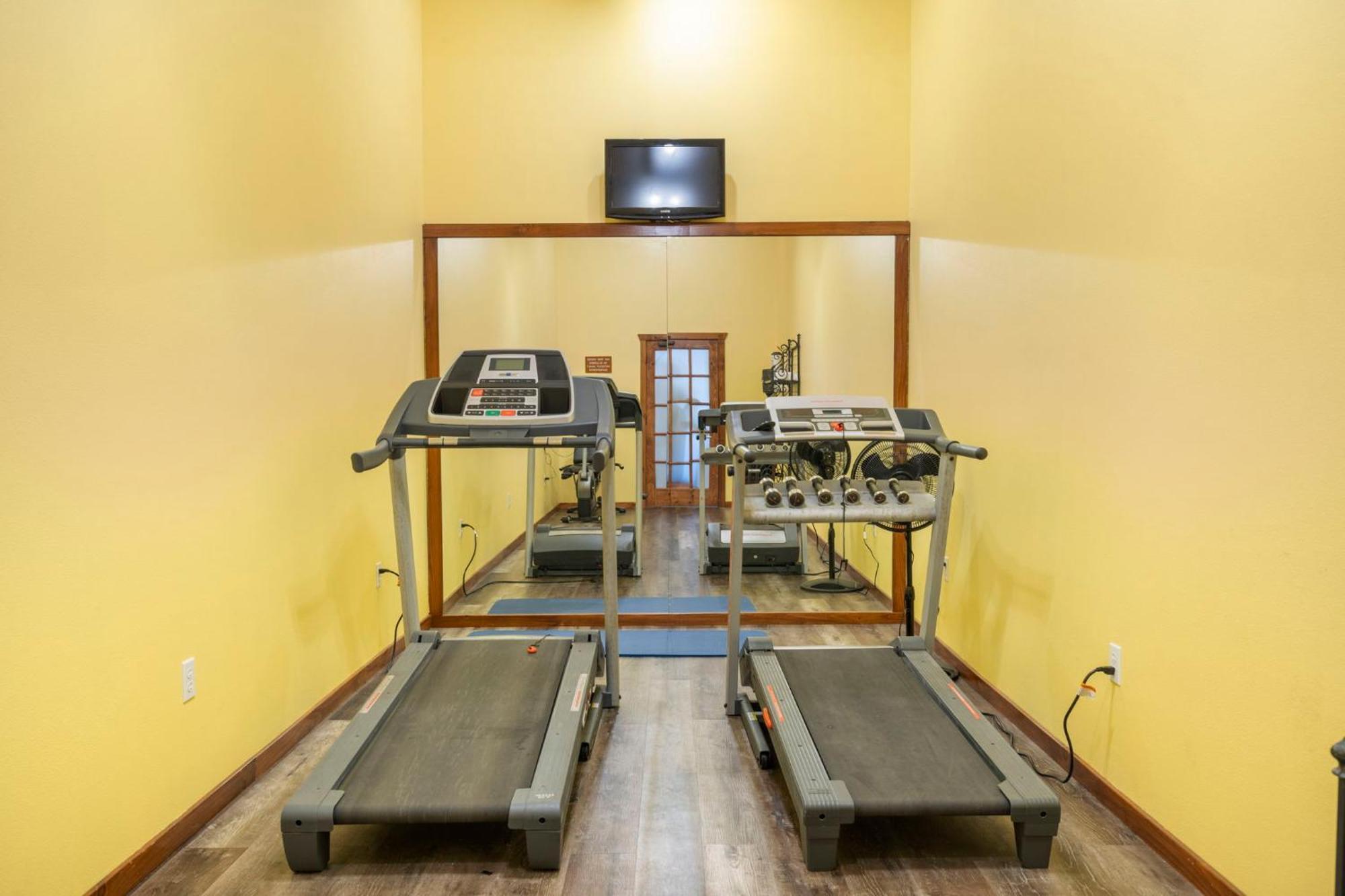 Huge Lakeview Getaway W/ Fun Arcades, Ping Pong Free Silver Dollar Tickets Community Amenities!