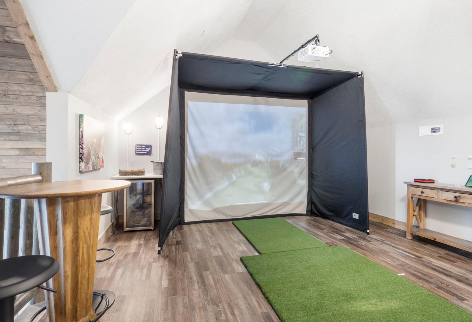 Golf Simulator- Private Hot Tub- Views- Free Daily Tickets- Close To Attractions Holiday home Branson