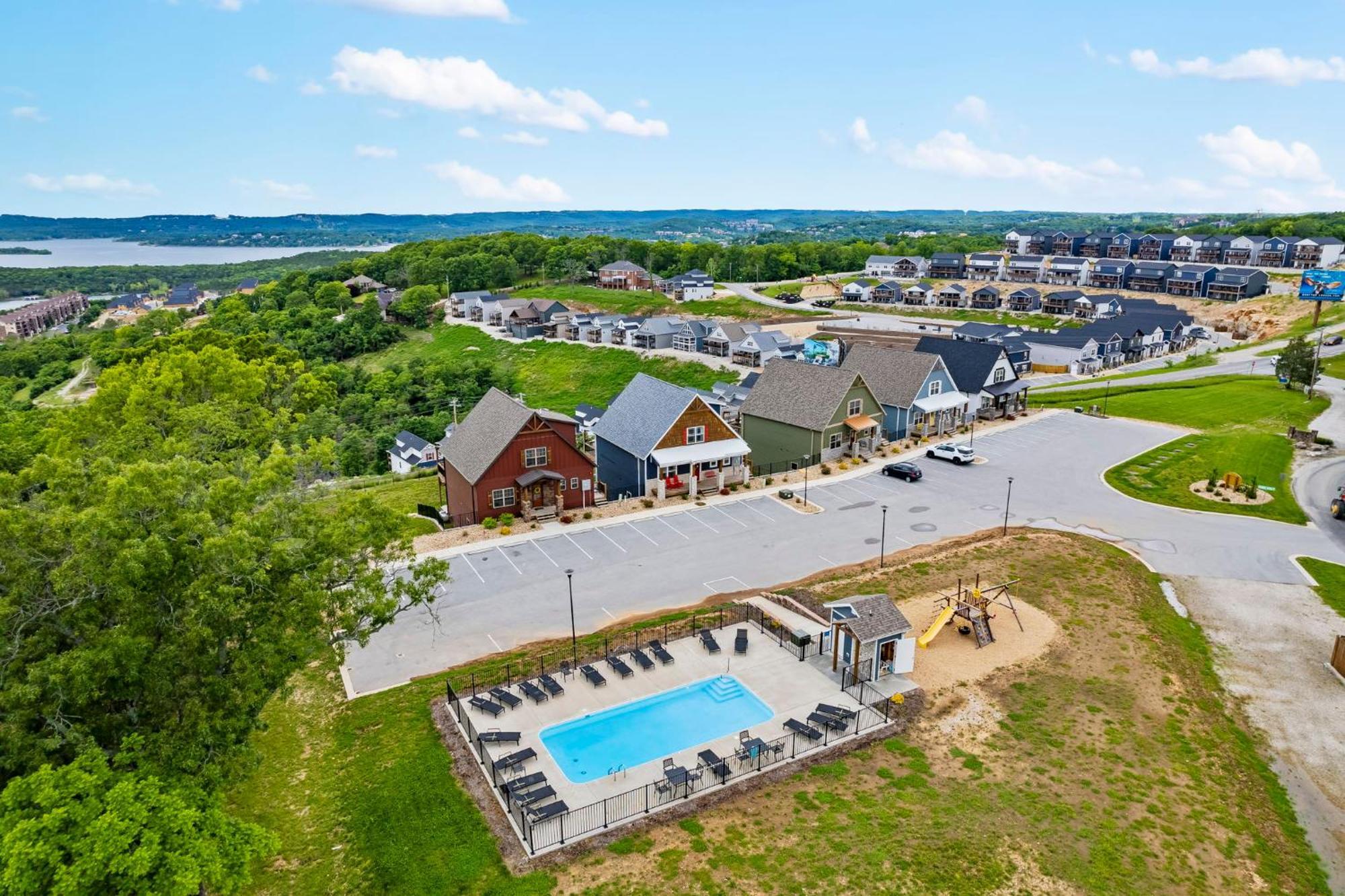 Table Rock Views, Double Sided Fireplace, Free Attraction Tickets, Air Hockey * Branson