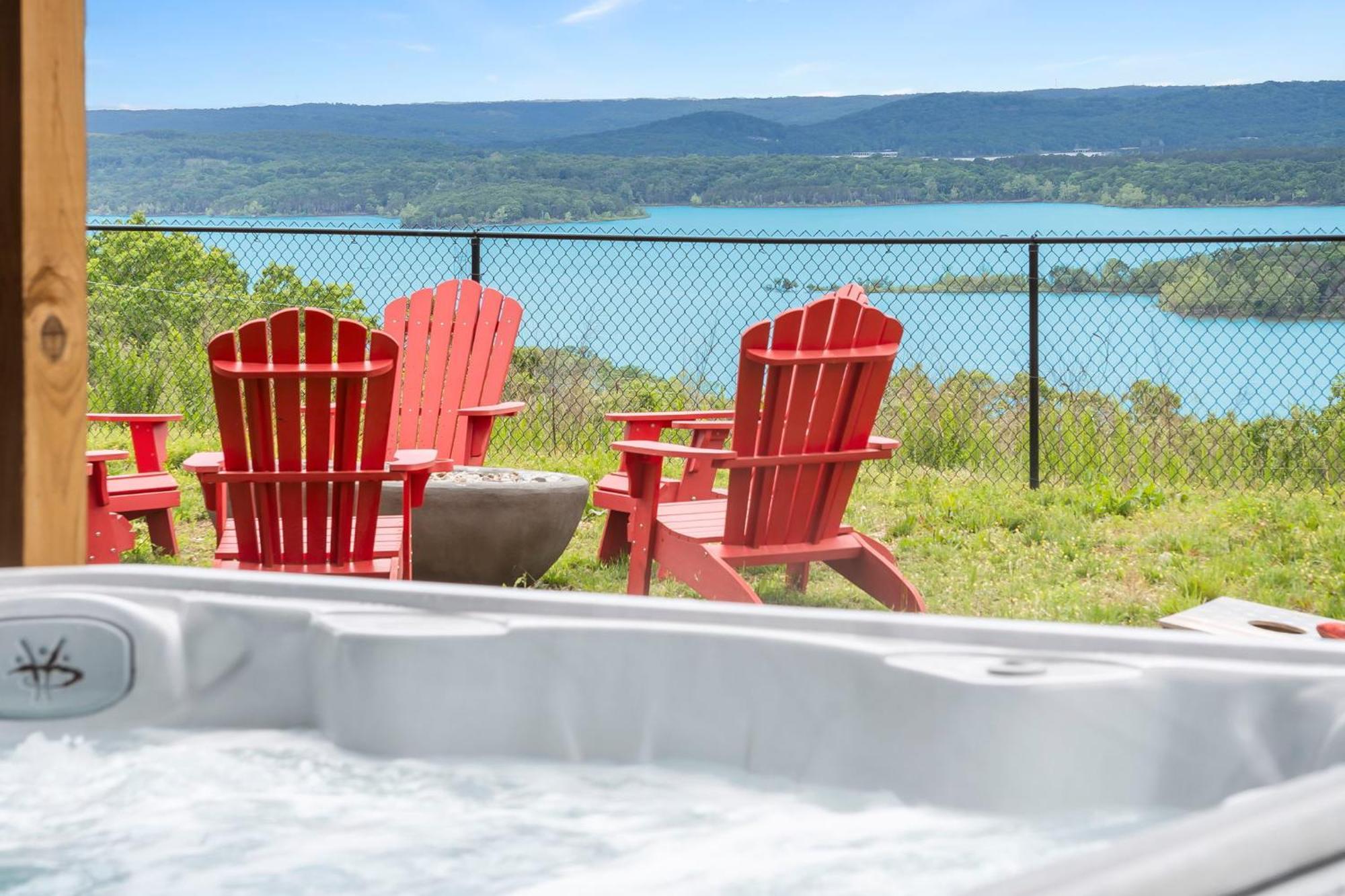 Holiday home Table Rock Views, Double Sided Fireplace, Free Attraction Tickets, Air Hockey