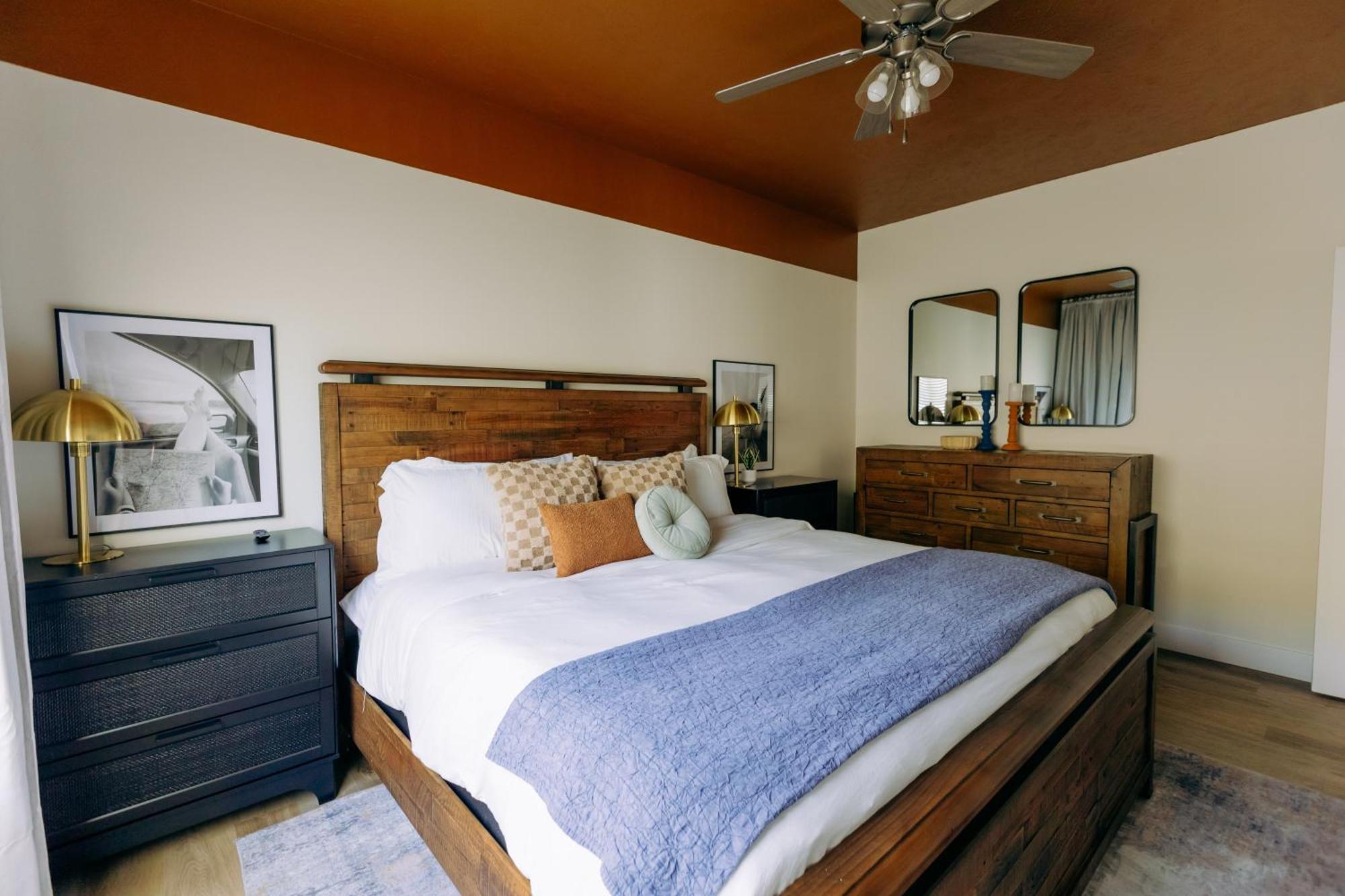 Holiday home Breathtaking Views-dog Friendly-$400 Of Free Tickets-high End Decor