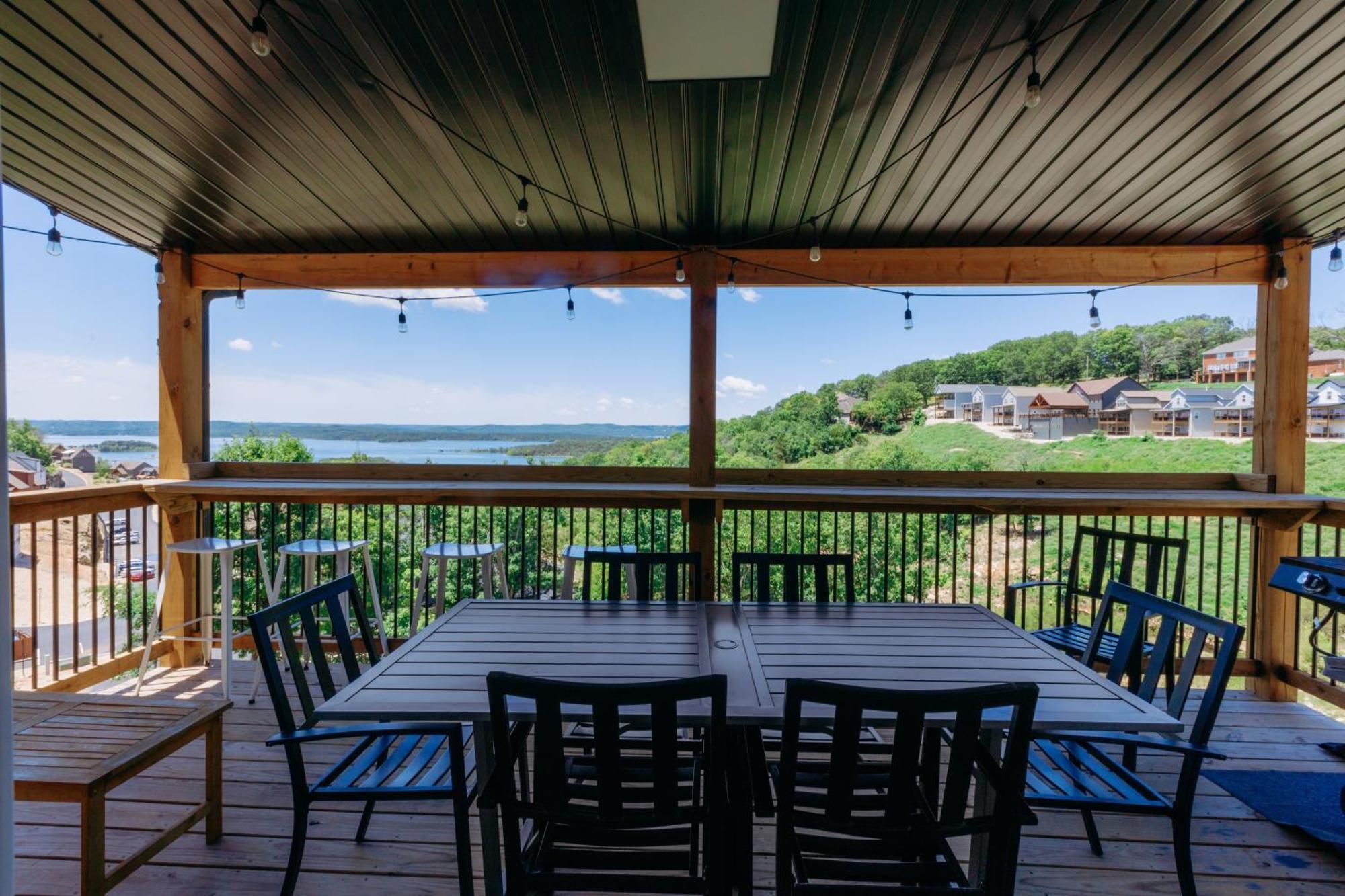 Breathtaking Views-dog Friendly-$400 Of Free Tickets-high End Decor * Branson