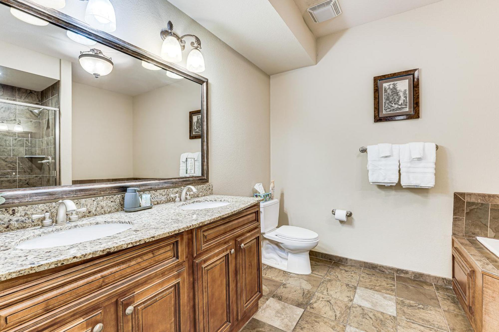 Quiet With Patio 3 Mi To Dtwn Branson! *