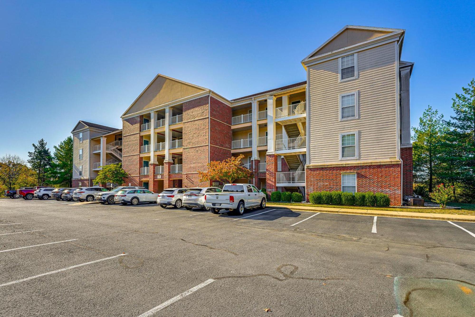 Apartment Quiet With Patio 3 Mi To Dtwn Branson!
