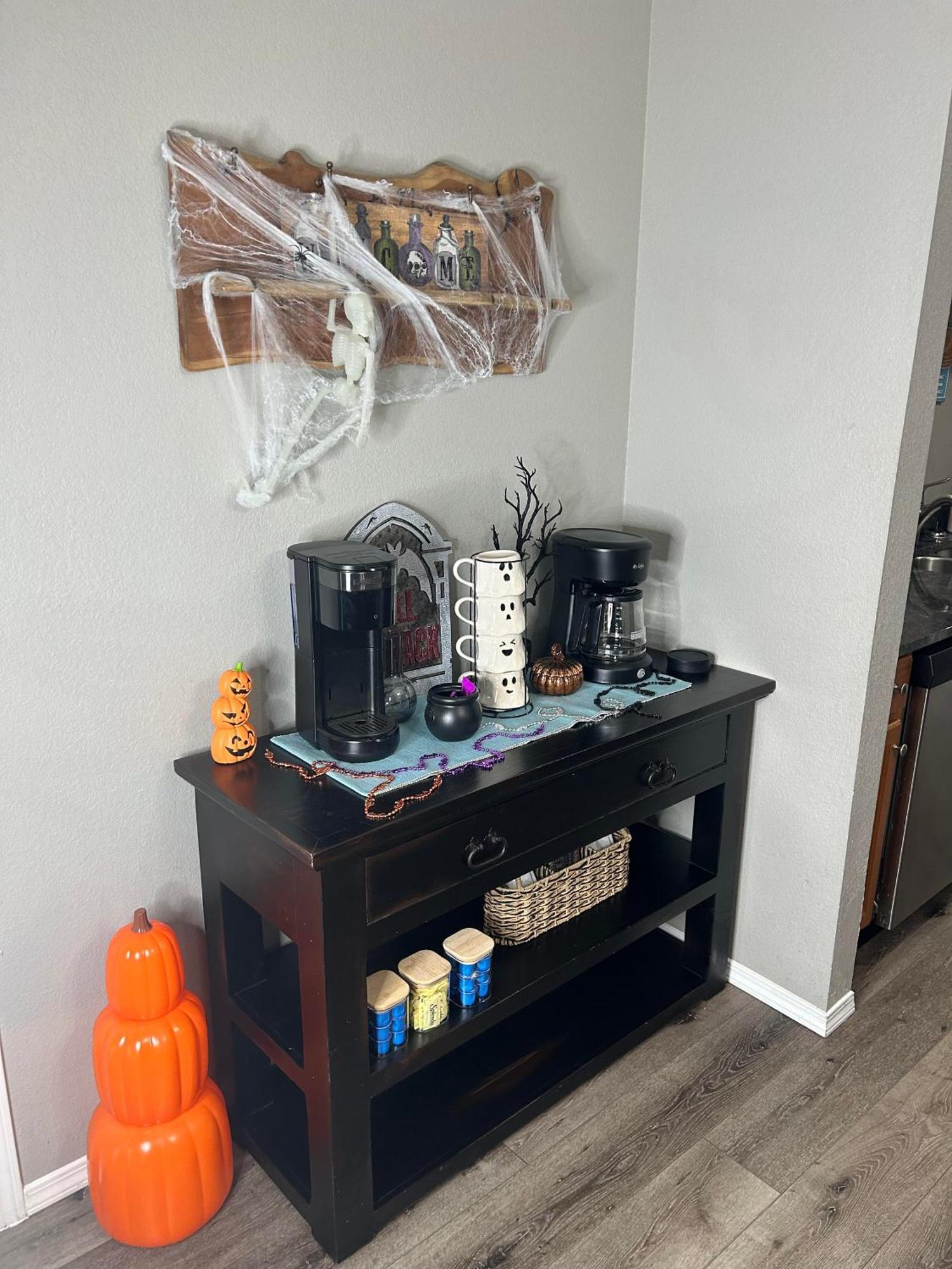 Cozy With No Stairs, And Arcades! 5 Beds Apartment