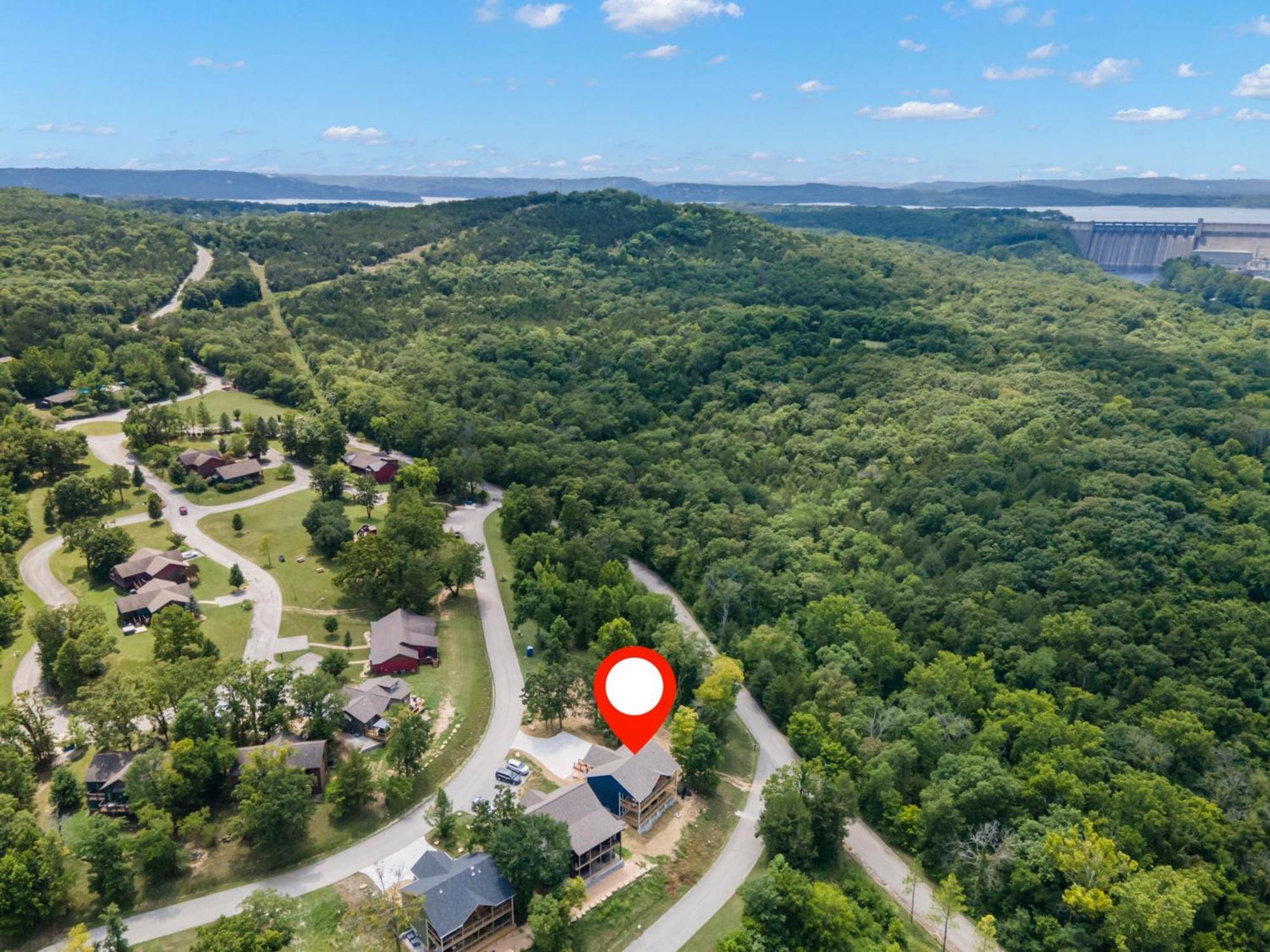 Private Hot Tub, New In Trophy Run, Cmty Outdoor Pool, Free Daily Tickets To Local Attractions! * Branson