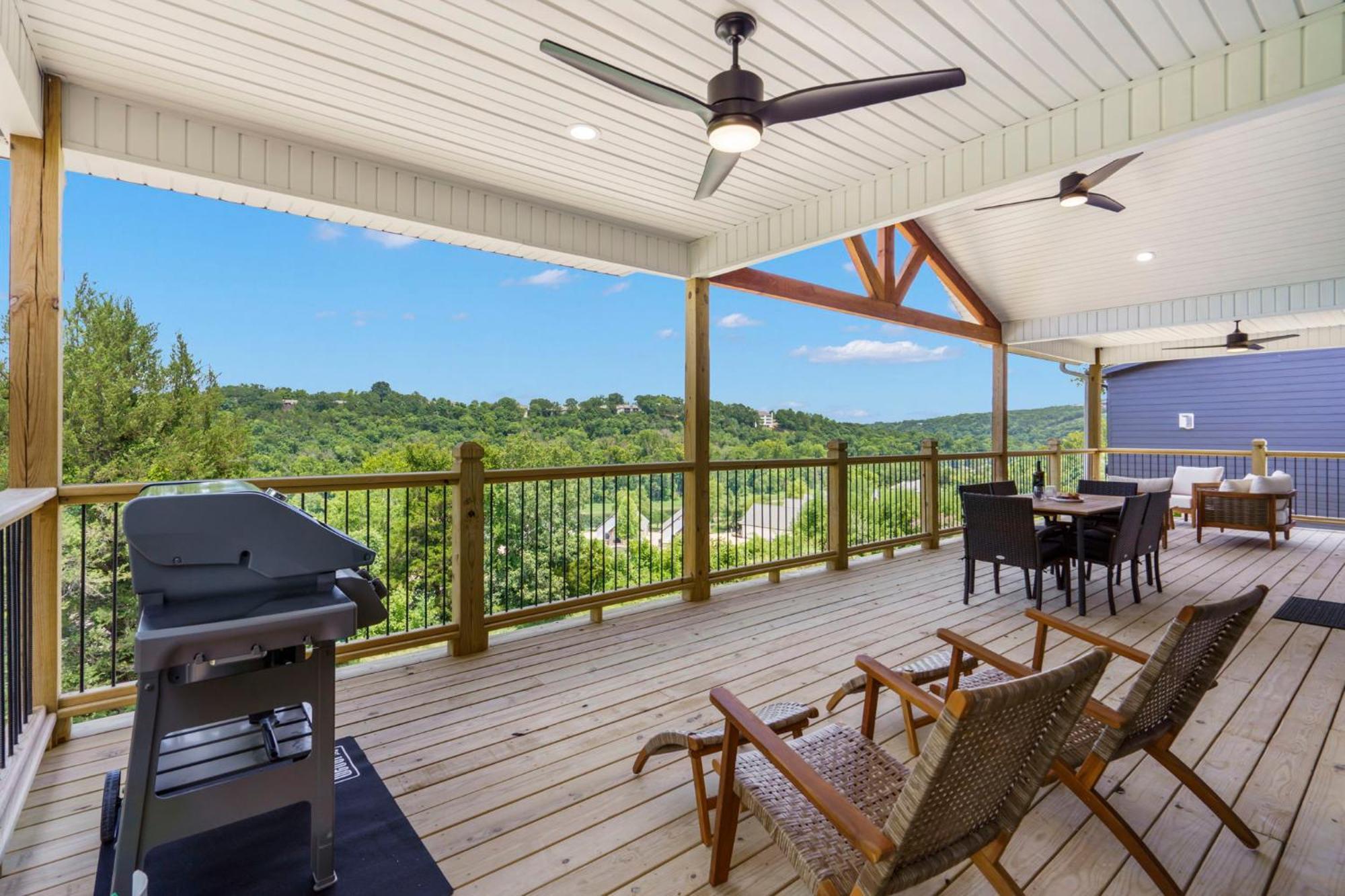 Private Hot Tub, New In Trophy Run, Cmty Outdoor Pool, Free Daily Tickets To Local Attractions! Holiday home