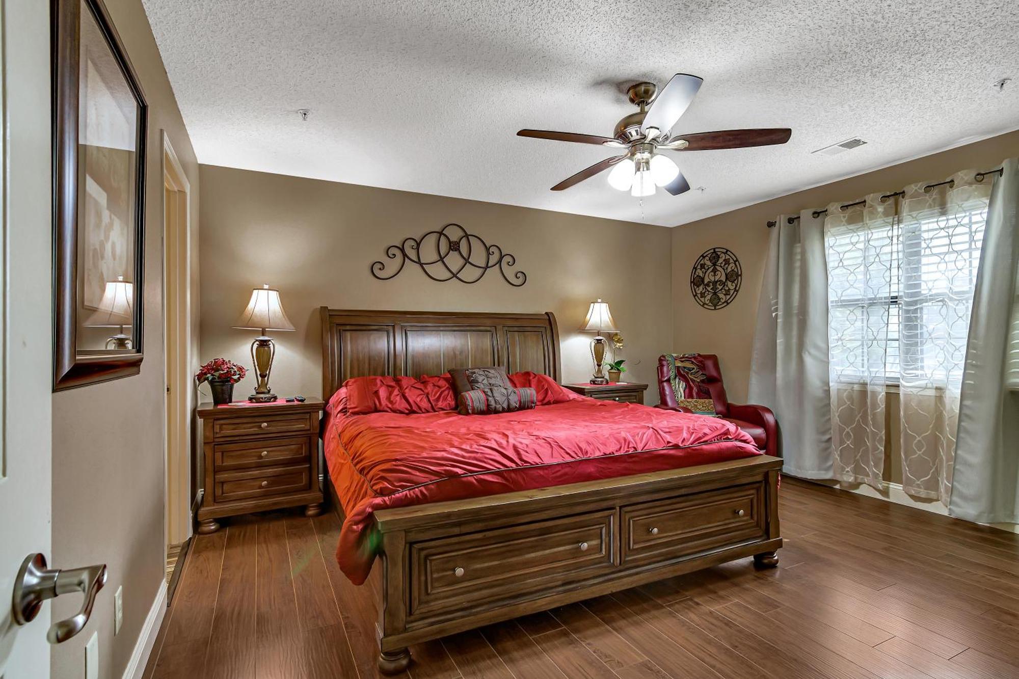 View At The Foothills Apartment *