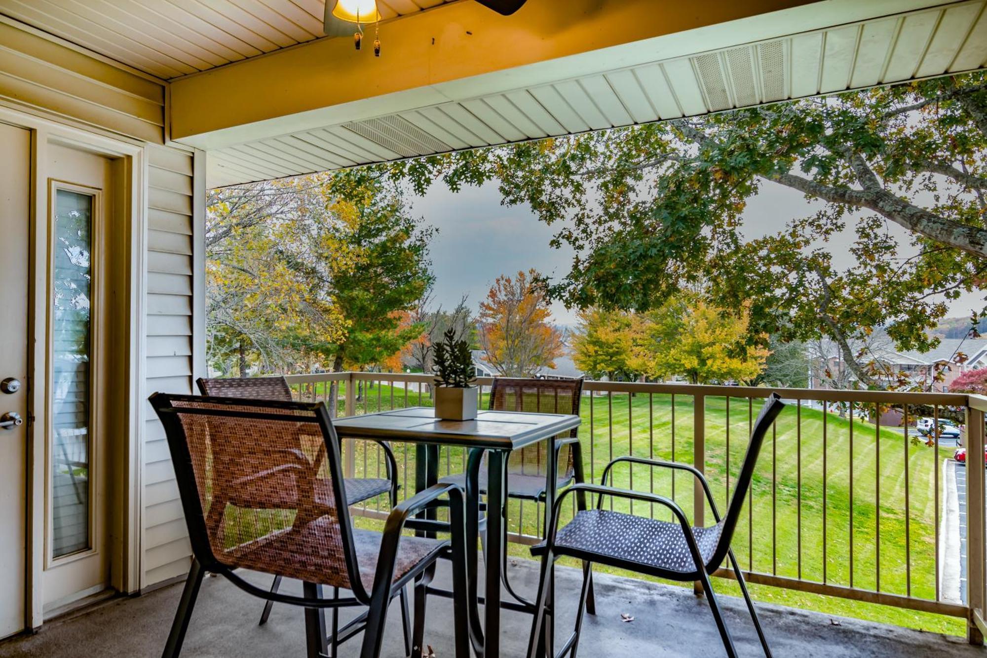 Apartment View At The Foothills Branson