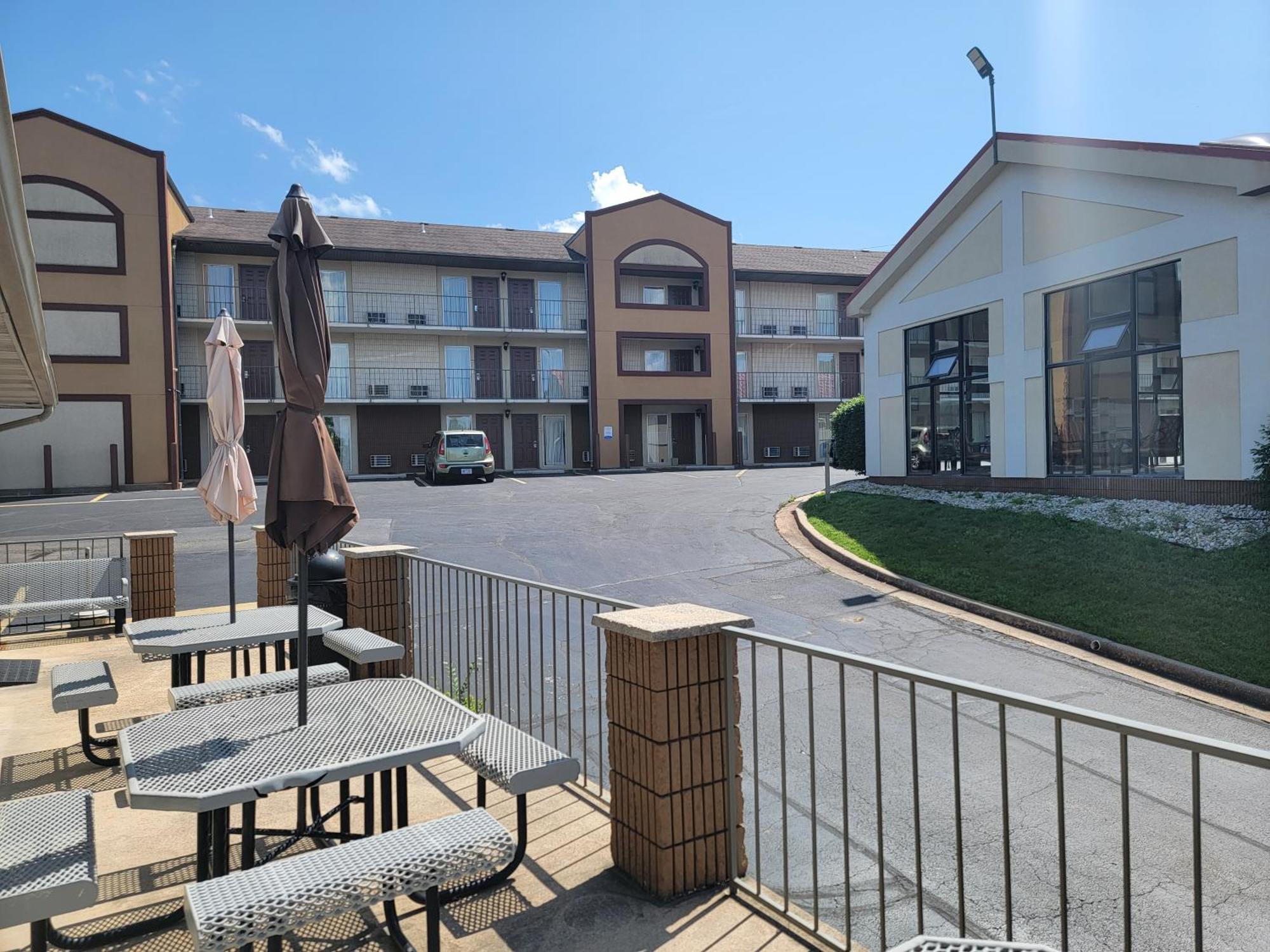 Quality West Inn 3*