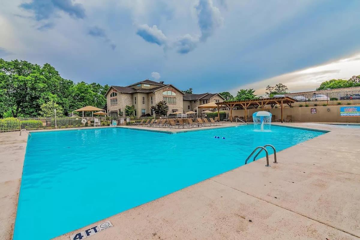 Highland Pointe - Amenities & Hot Tub Holiday home Branson