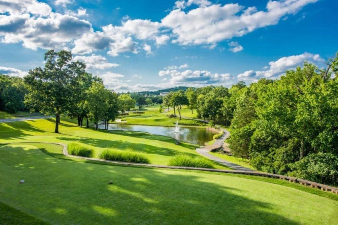 Highland Pointe - Amenities & Hot Tub Holiday home Branson
