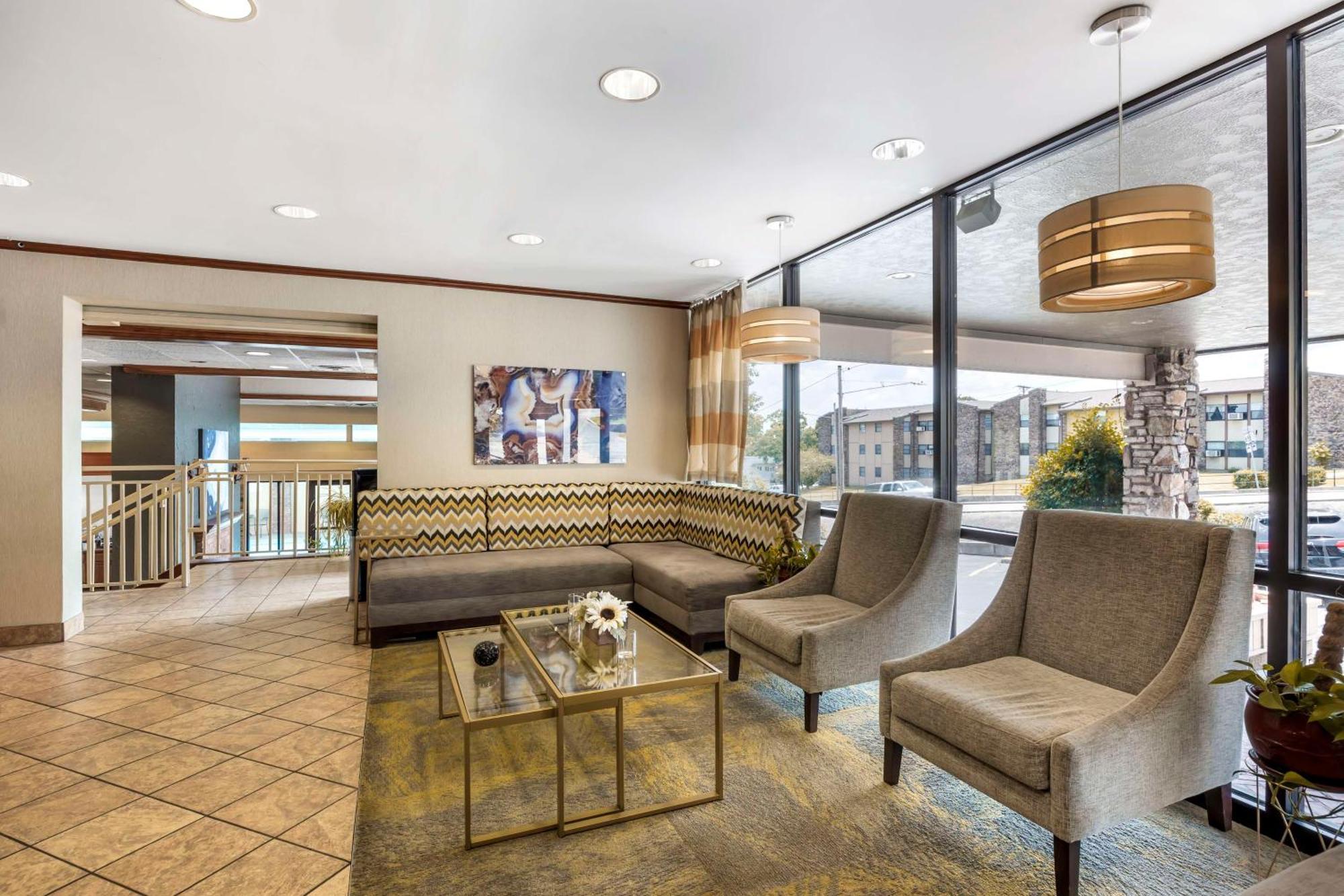 Hotel Western Landing View &