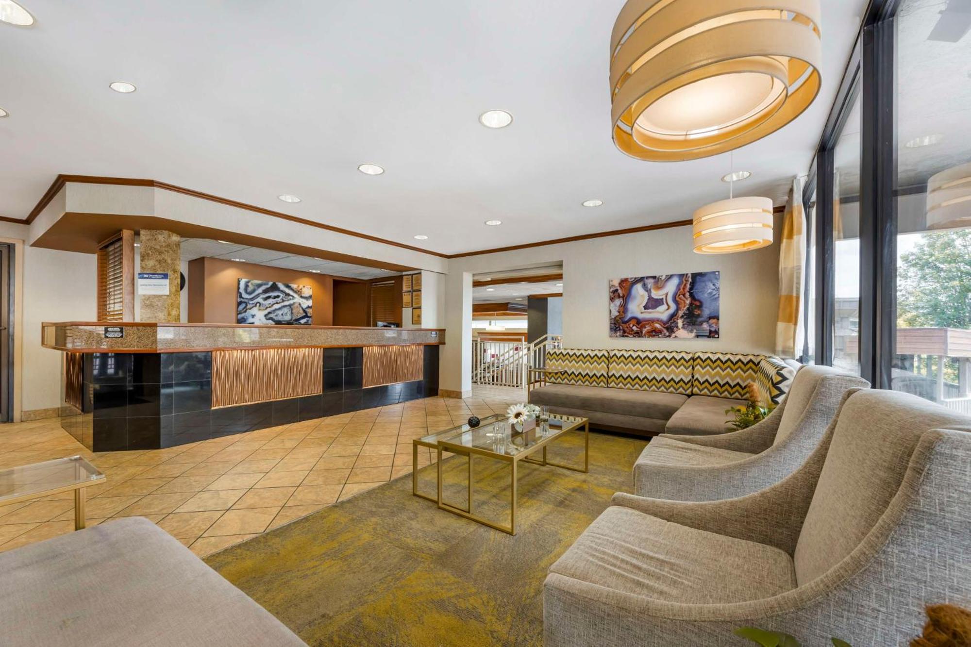 Hotel Western Landing View &
