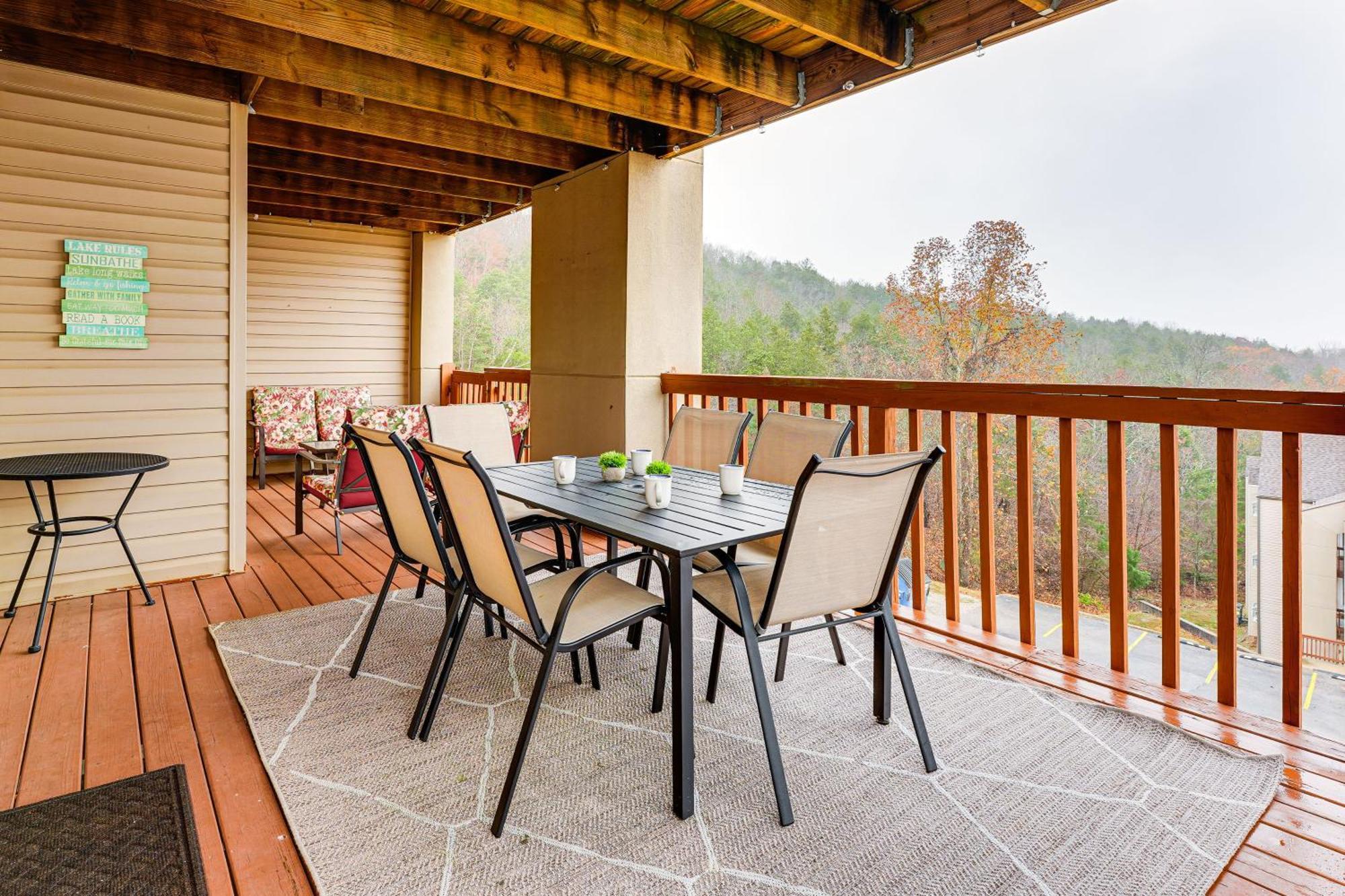 Apartment With View 1 Mi To Silver Dollar City!