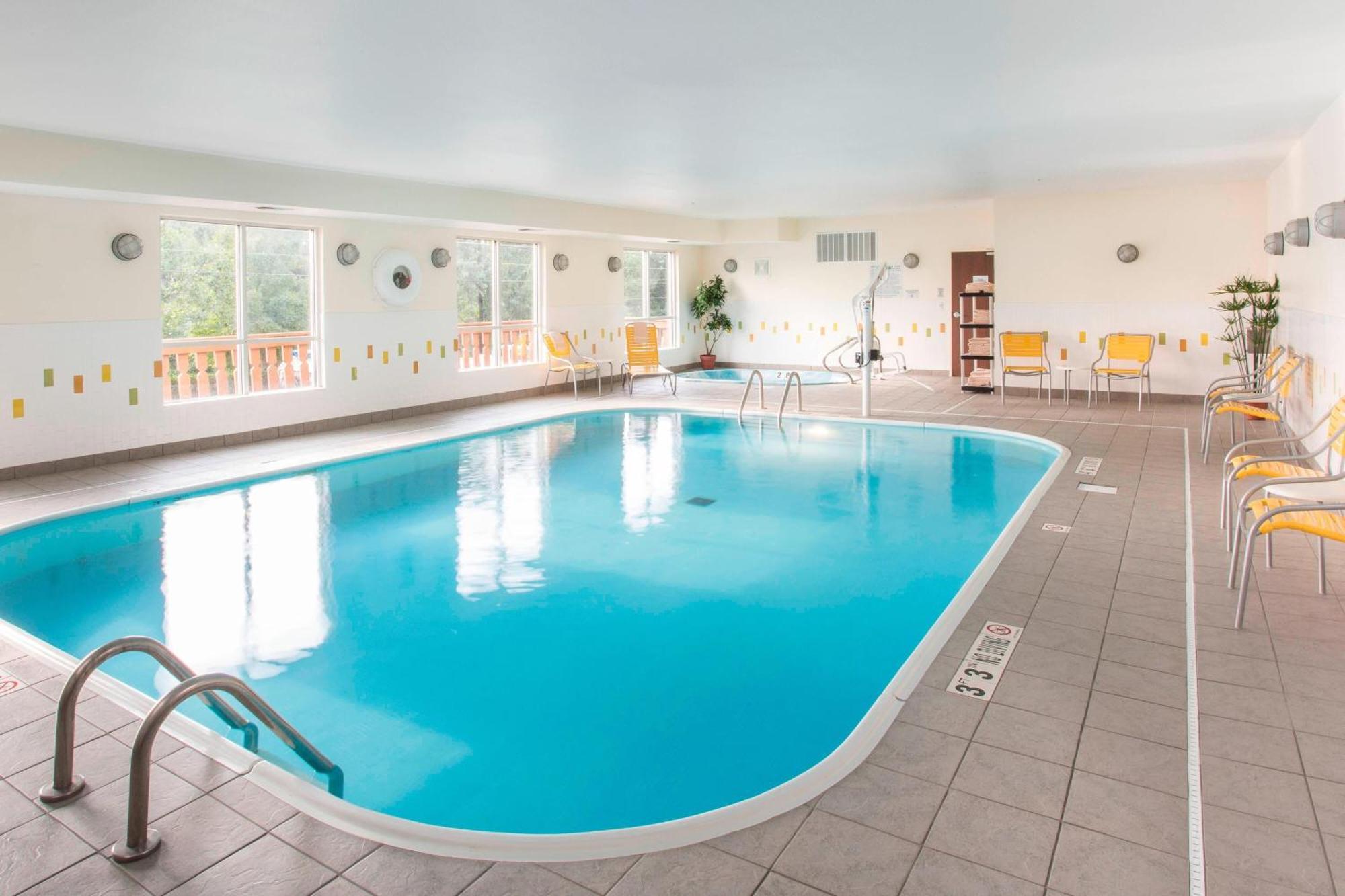 Hotel Fairfield & By Marriott 3*