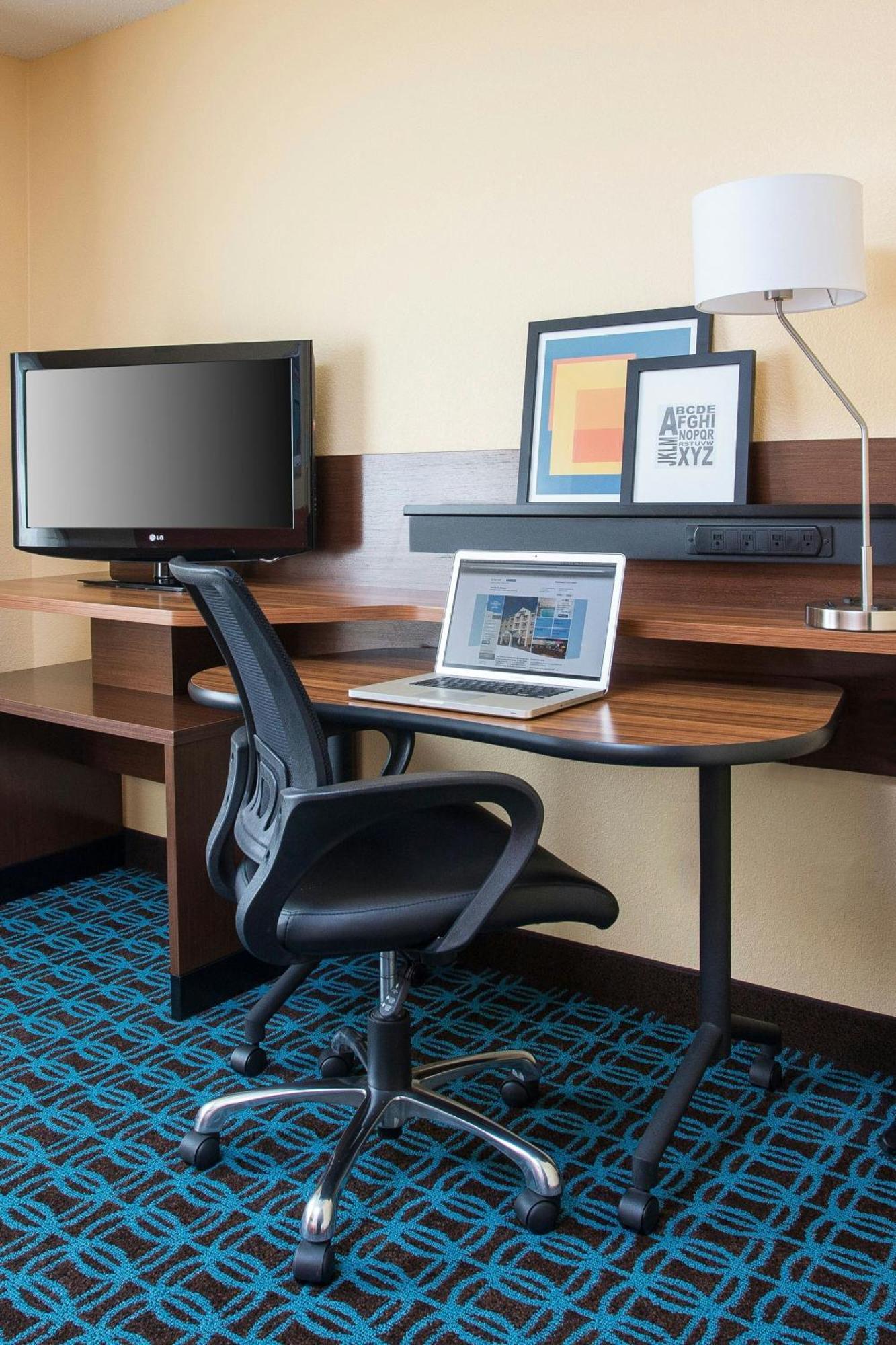 Hotel Fairfield & By Marriott