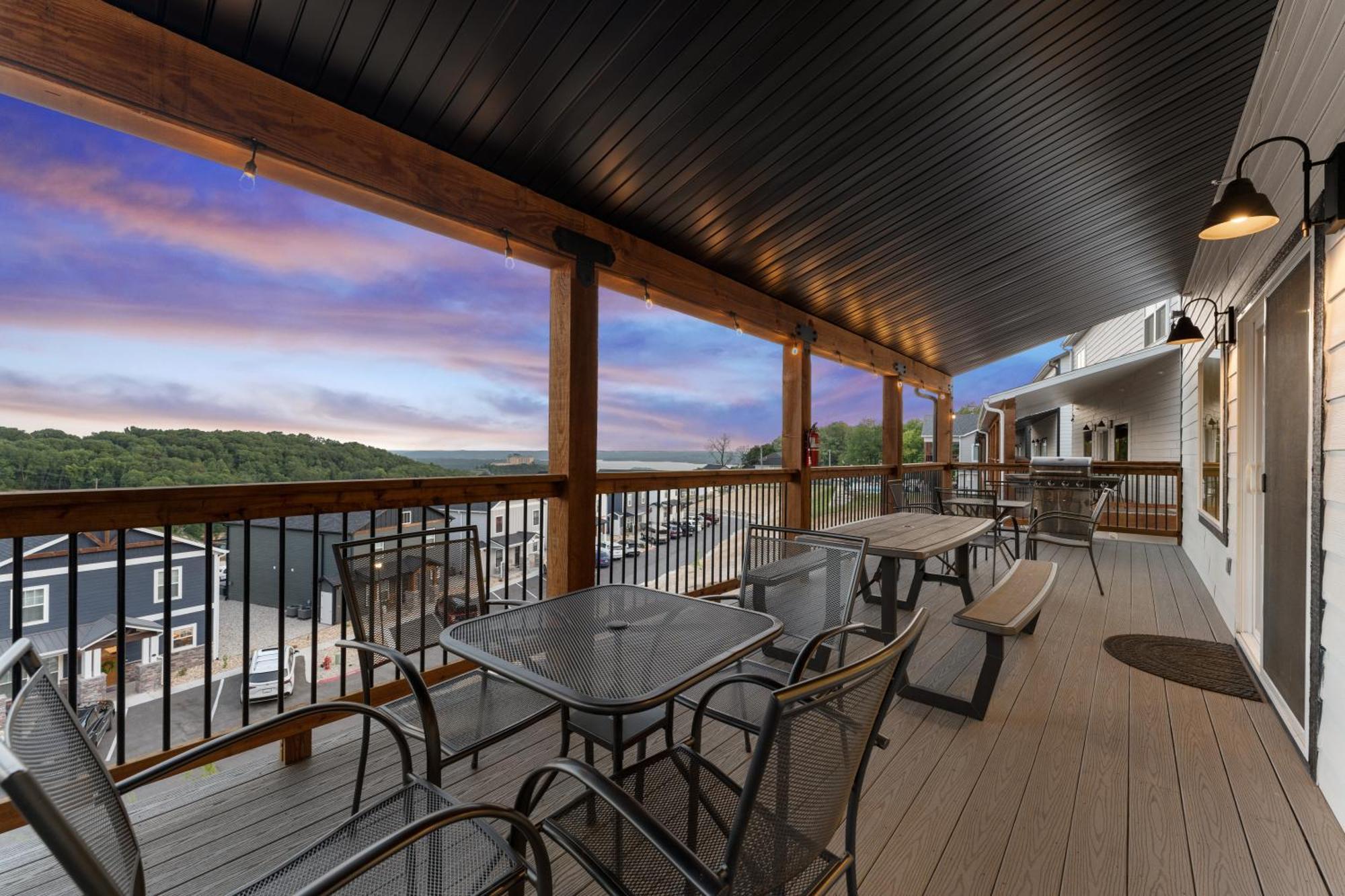 Cm132-6 -summer Breeze- Sleeps 17