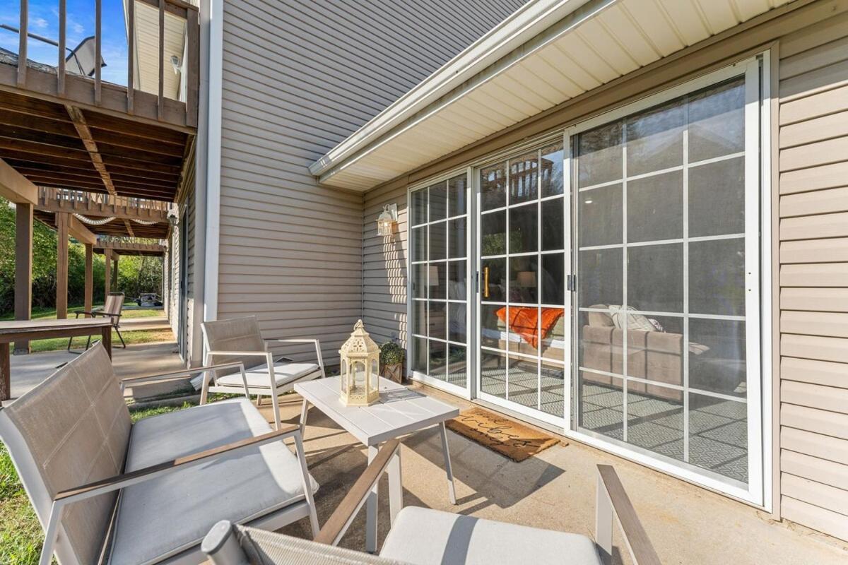 Apartment Walk-in W Patio, Pets Ok! *