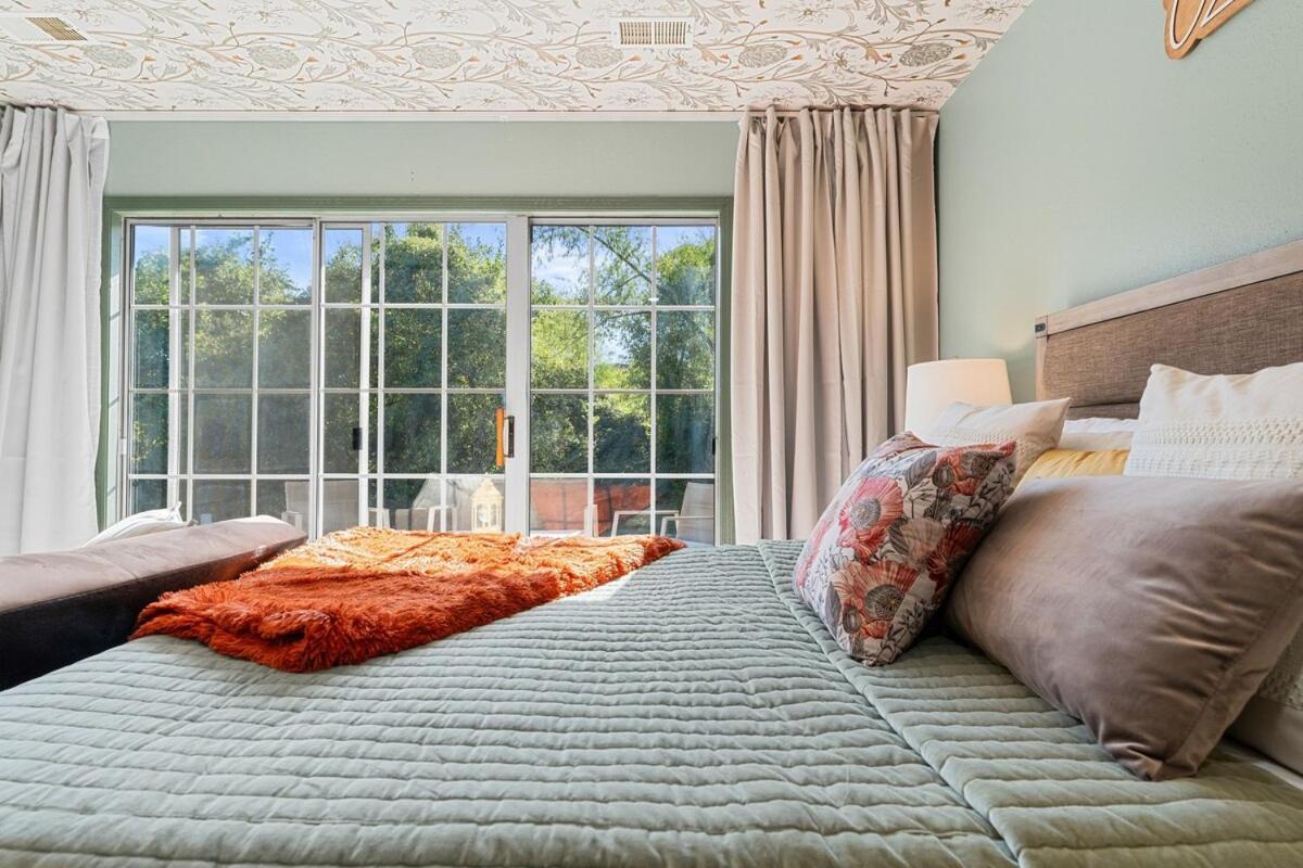 Walk-in W Patio, Pets Ok! Apartment