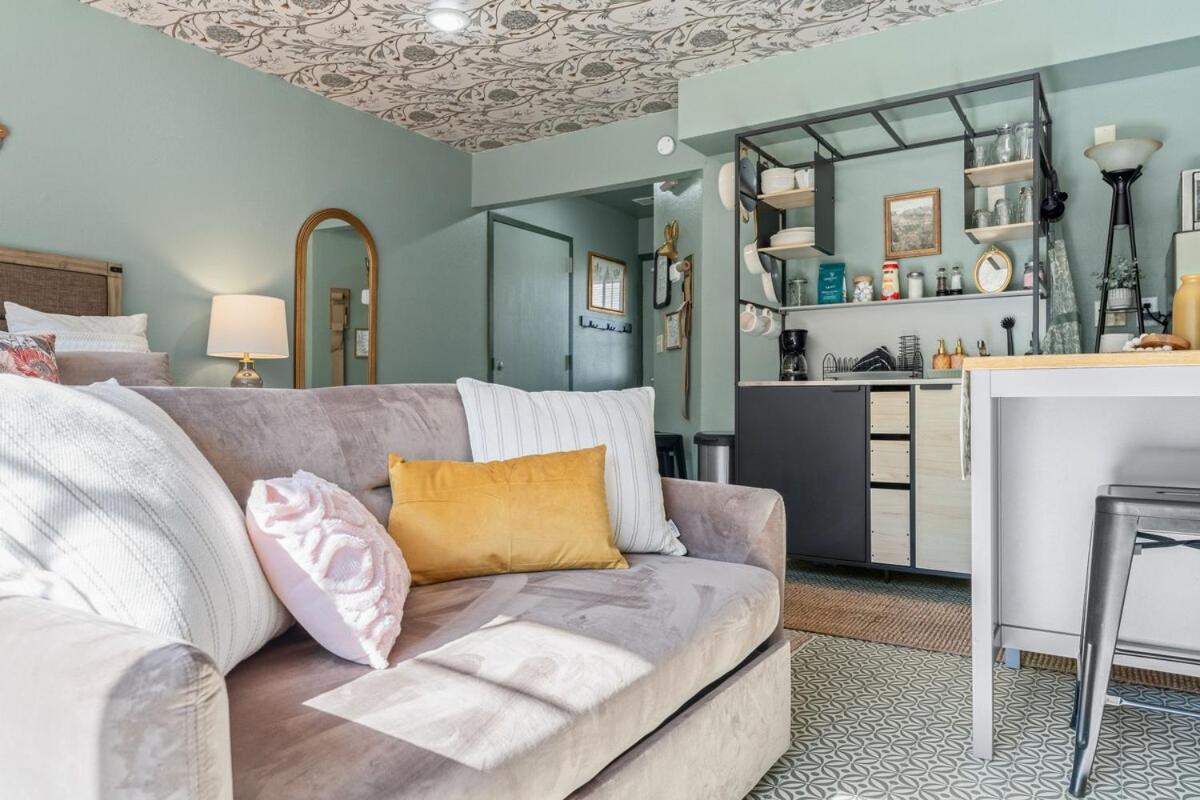 Walk-in W Patio, Pets Ok! Apartment Branson
