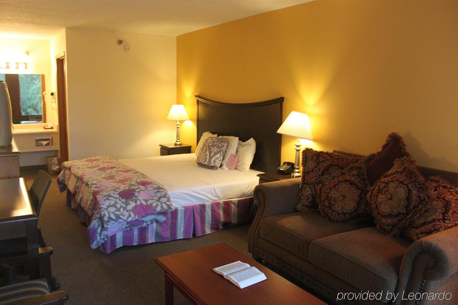 Ozark Valley Inn