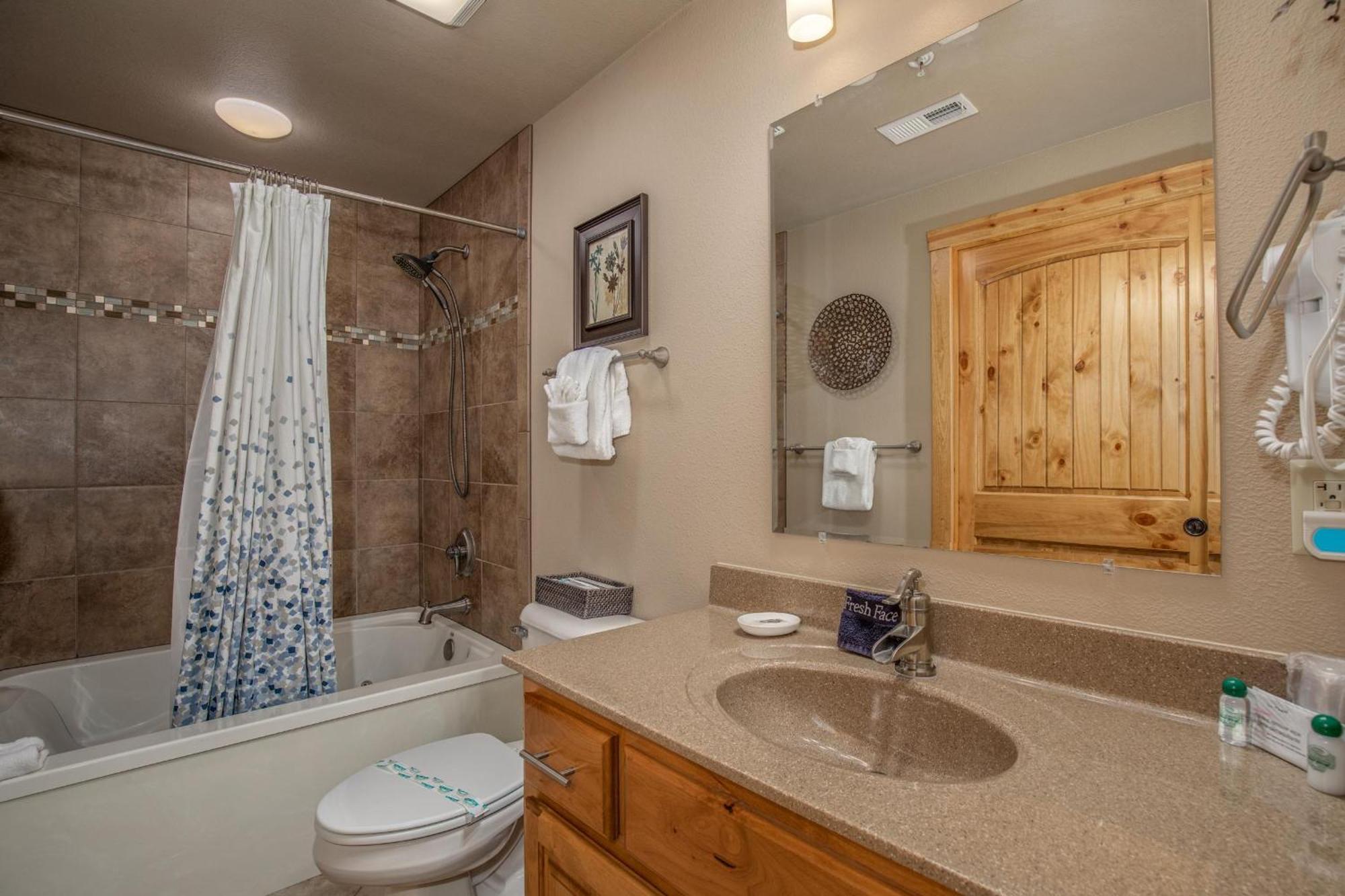 2br Village At Indian Point 1505 Near Sdc - Free Tickets Daily Up To $500 * Branson