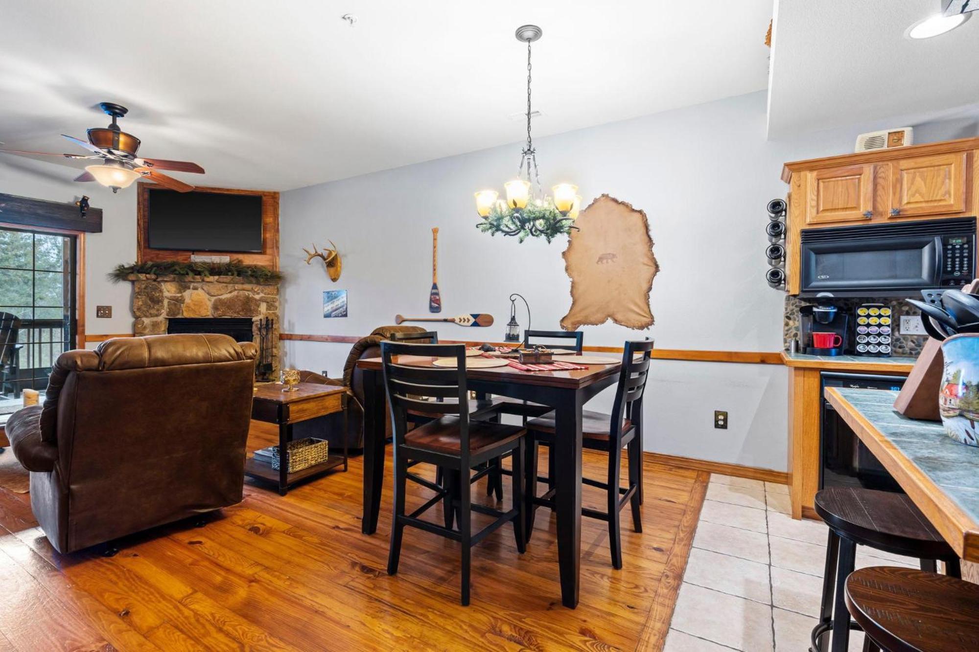 2br Village At Indian Point 2002 Near Sdc - Free Tickets Daily Up To $500 * Branson