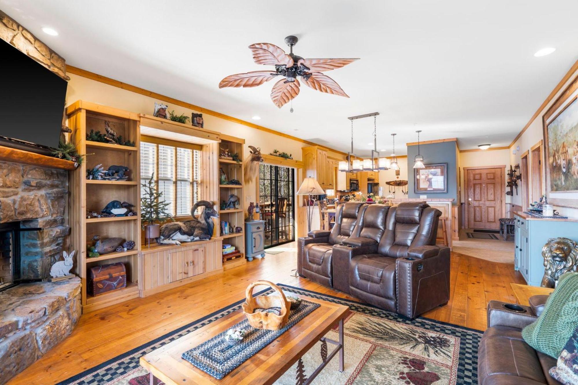 Holiday home 2br Village At Indian Point 1608 Near Sdc - Free Tickets Daily Up To $500 Branson