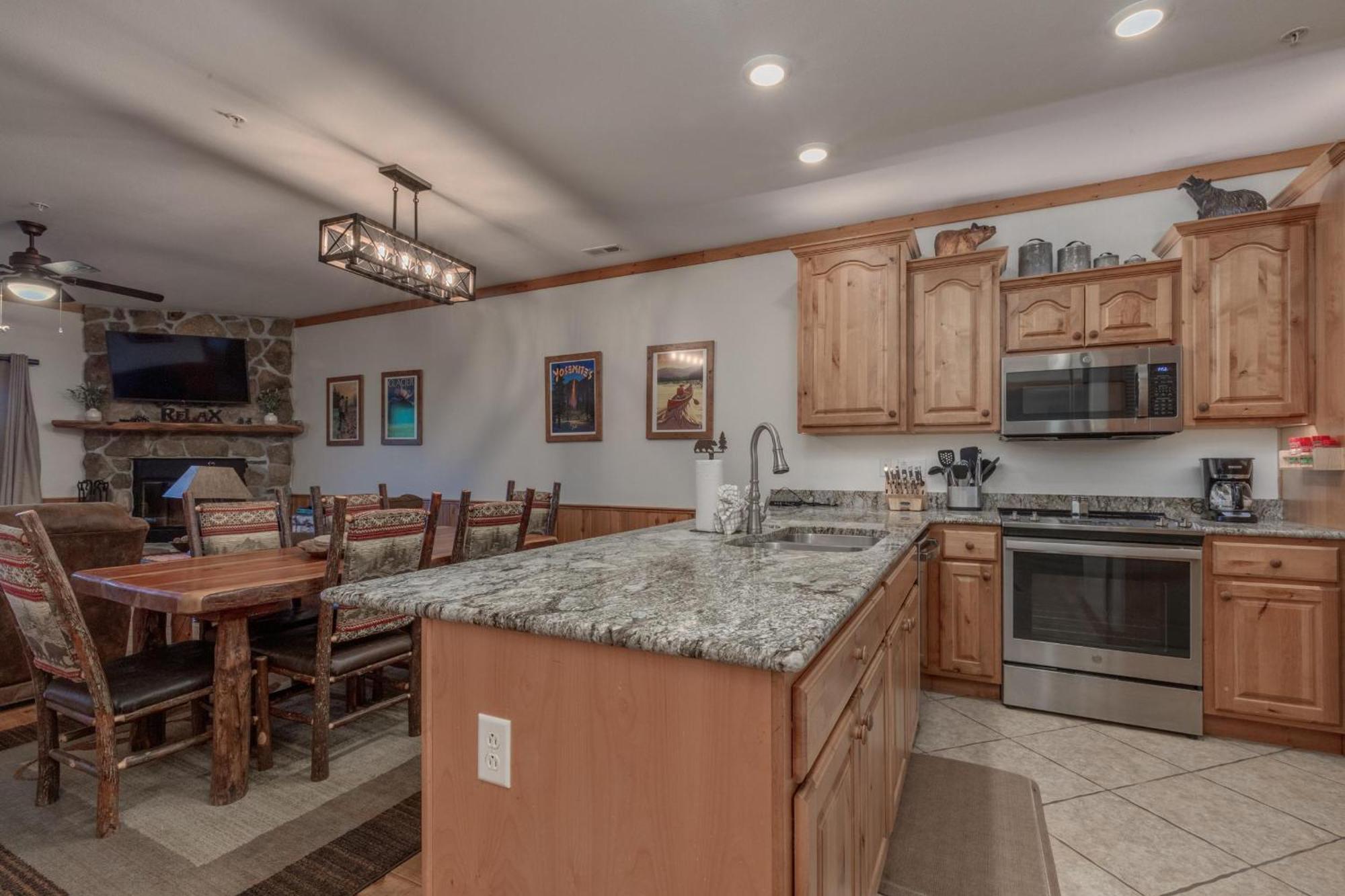 Holiday home 2br Village At Indian Point 1706 Near Sdc - Free Tickets Daily Up To $500 Branson