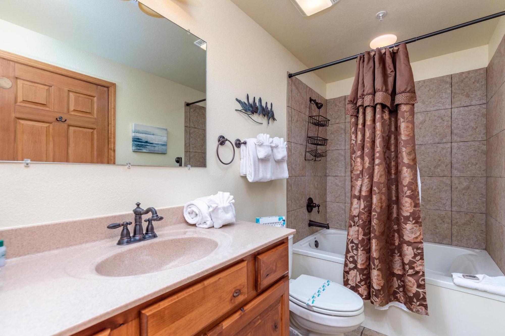 Holiday home 2br Village At Indian Point 1702 Next To Sdc- Free Tickets Daily Up To $500 Branson