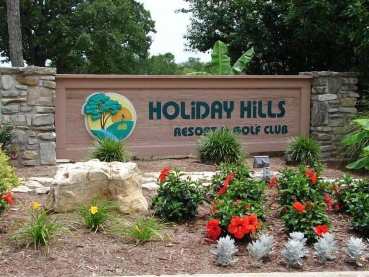 Luxurious At Hills - Beautifully Updated And Affordable - Family Amenities - No Steps Apartment