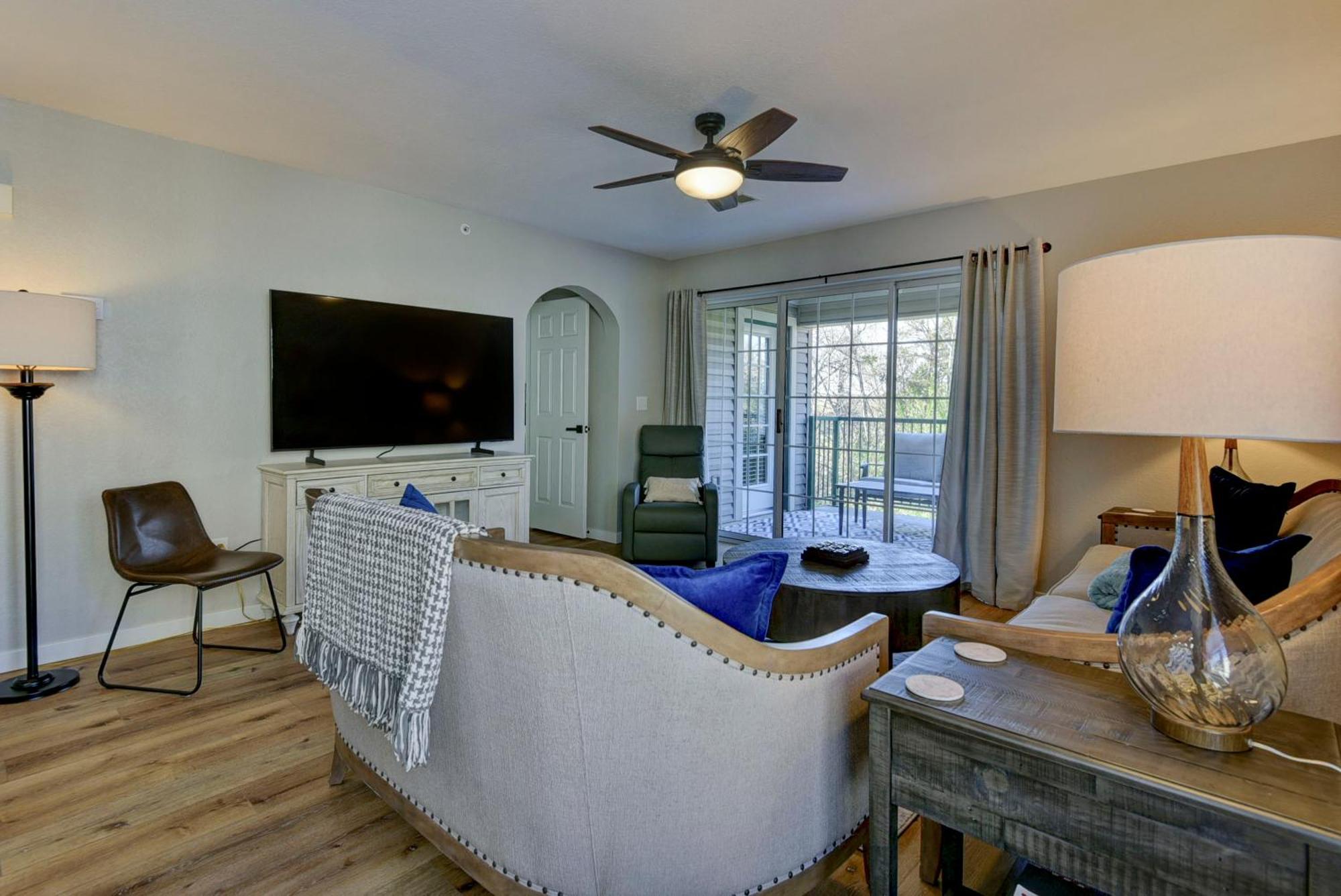 Luxurious At Hills - Beautifully Updated And Affordable - Family Amenities - No Steps Branson