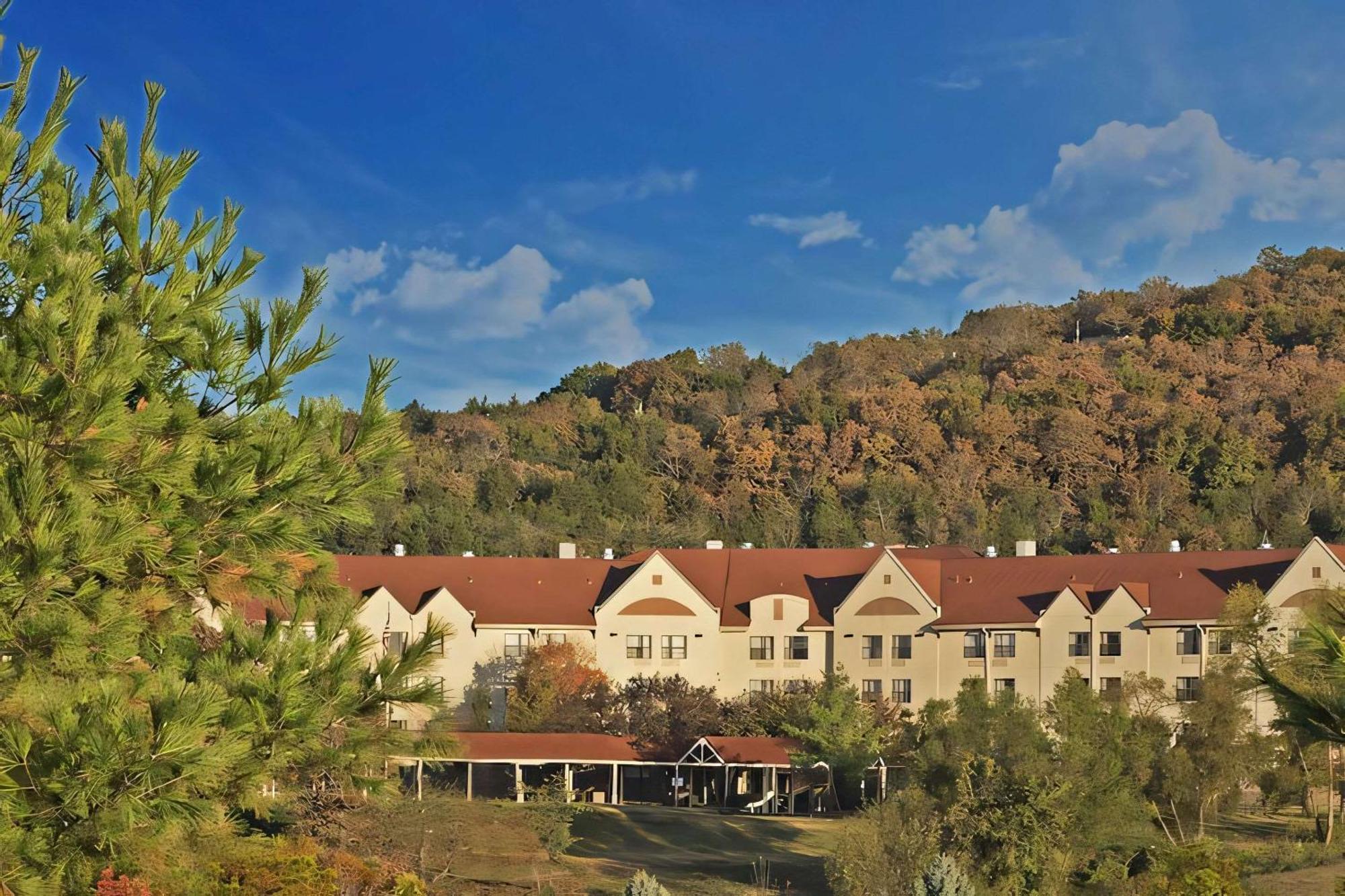 Hillside 3* Branson