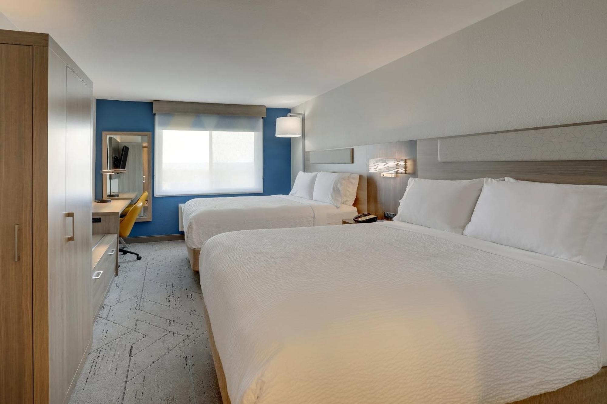 Express & 76 By Ihg Hotel Branson