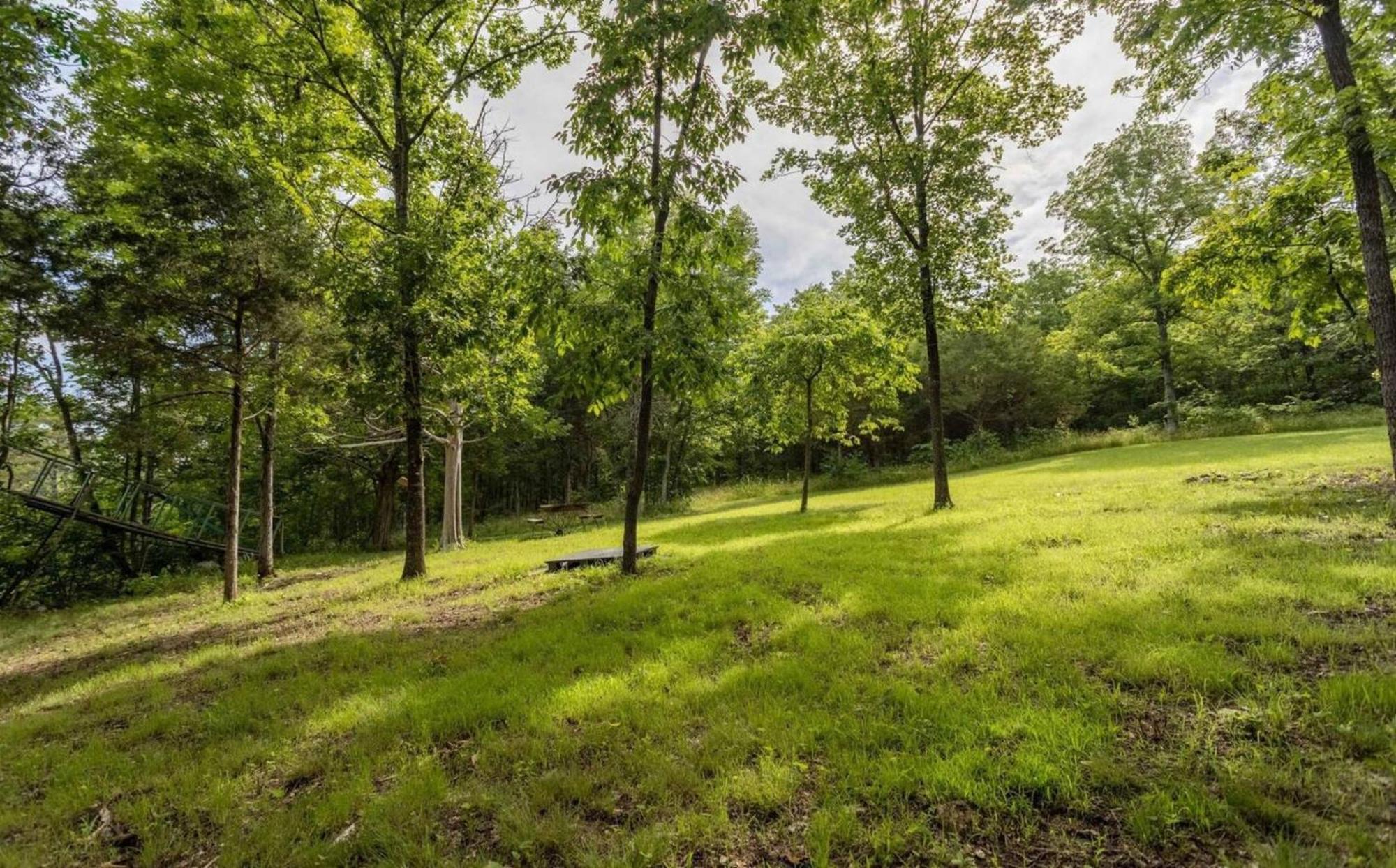 5 Bed Mountain View Retreat Holiday home Branson