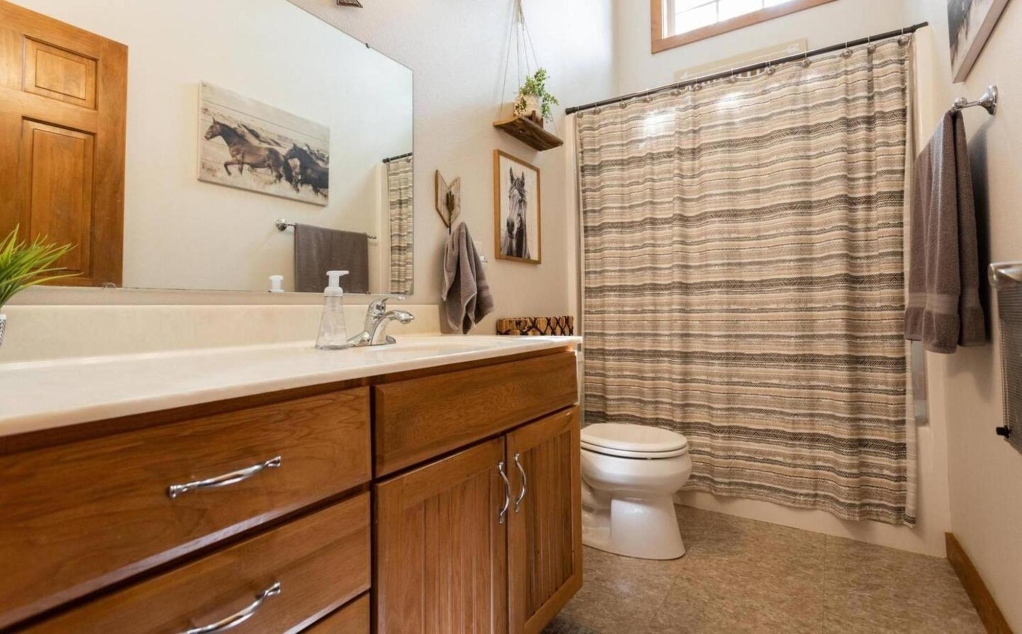 5 Bed Mountain View Retreat