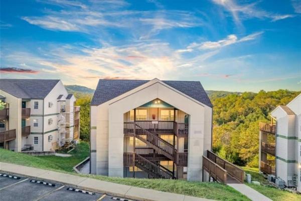 Apartment The Cove 19-1 By Sdc, Big Deck, Pool, Hot Tub, By Branson