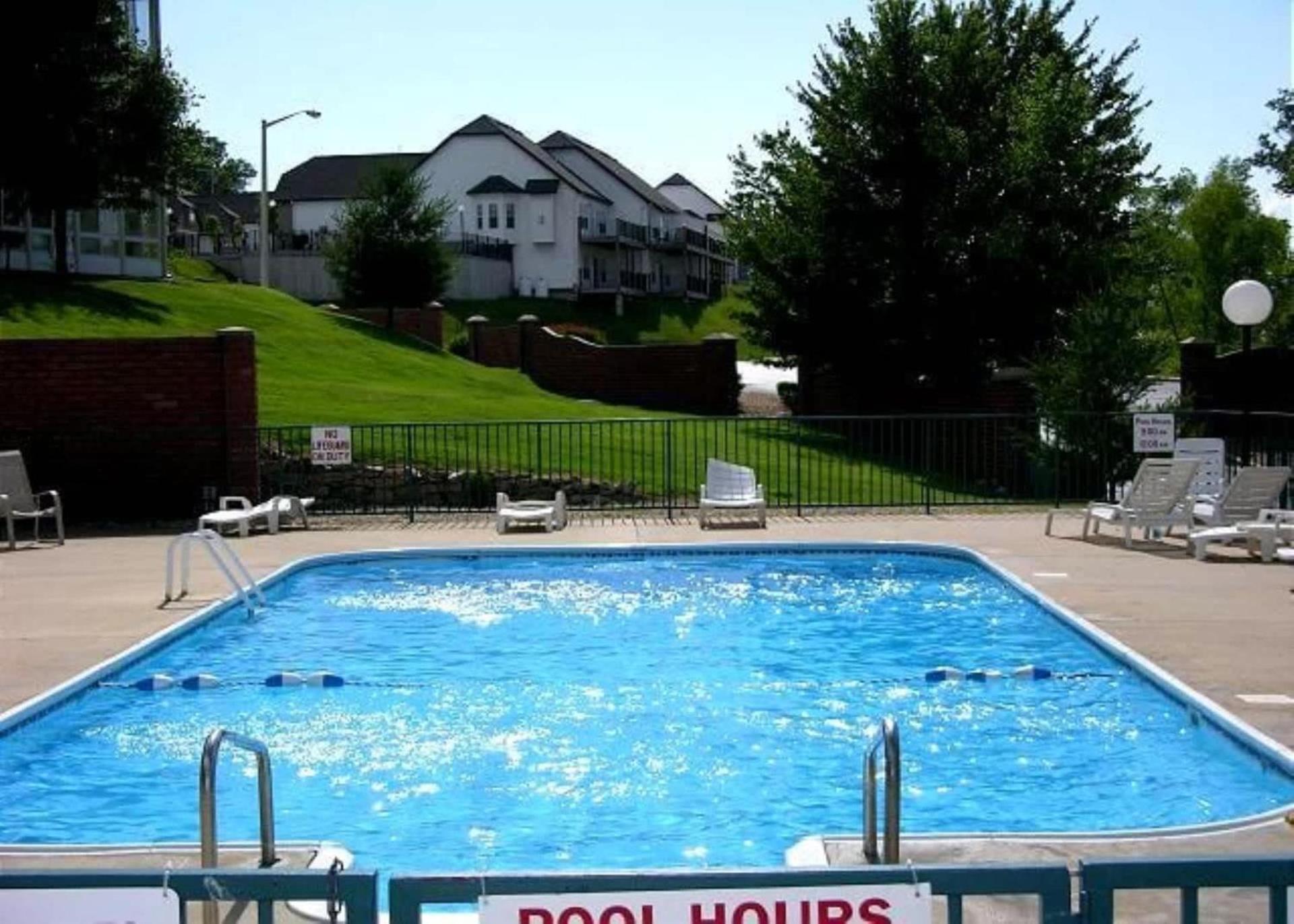Penthouse Thousand Hills Golf Front With Pool Close To 76 And Sleeps 8 *