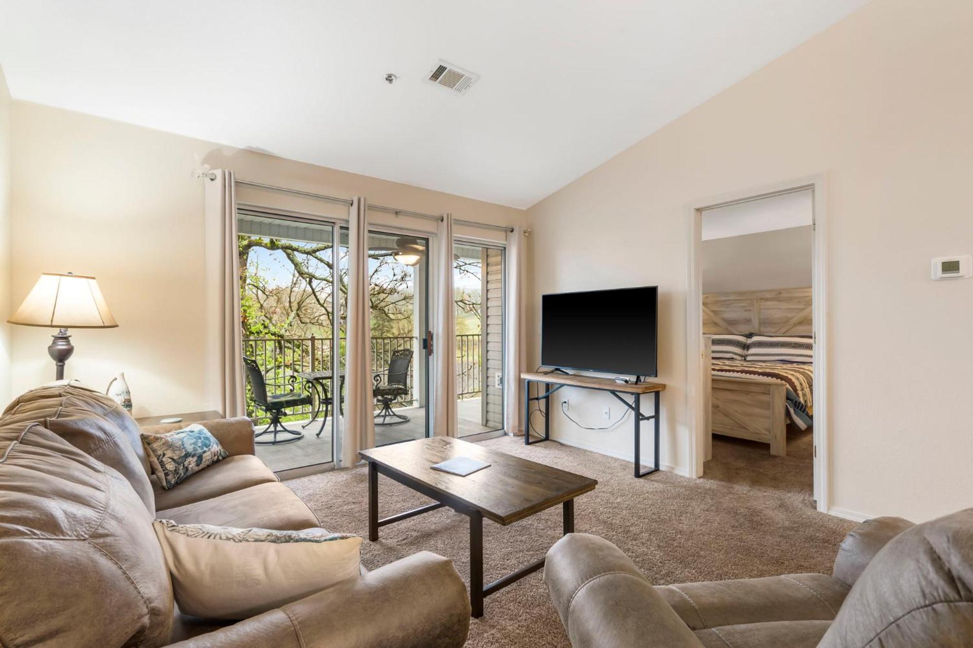 Apartment Swan's Couples Getaway Branson