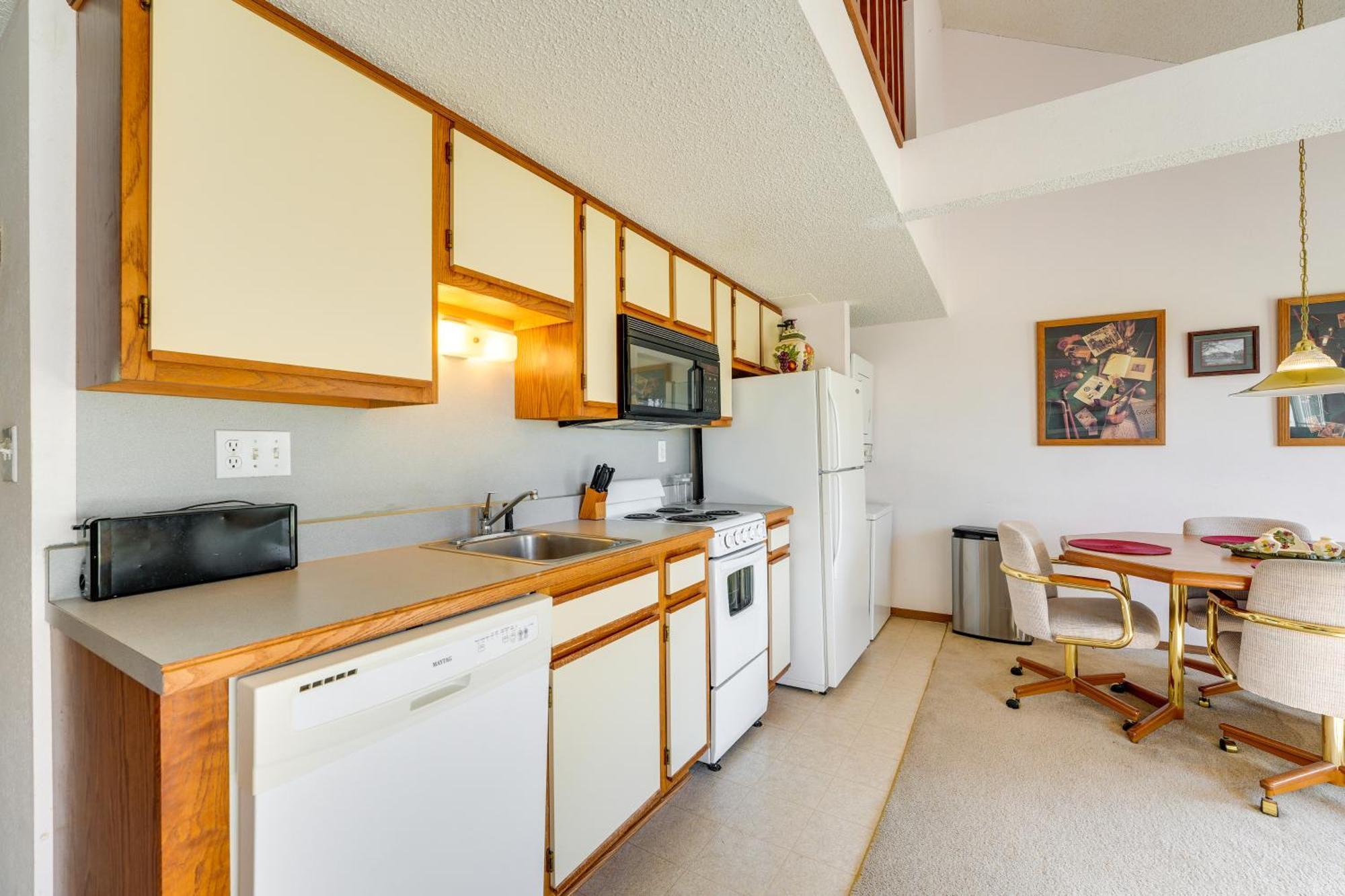 Apartment Cozy With Golf Course View In Branson! Branson