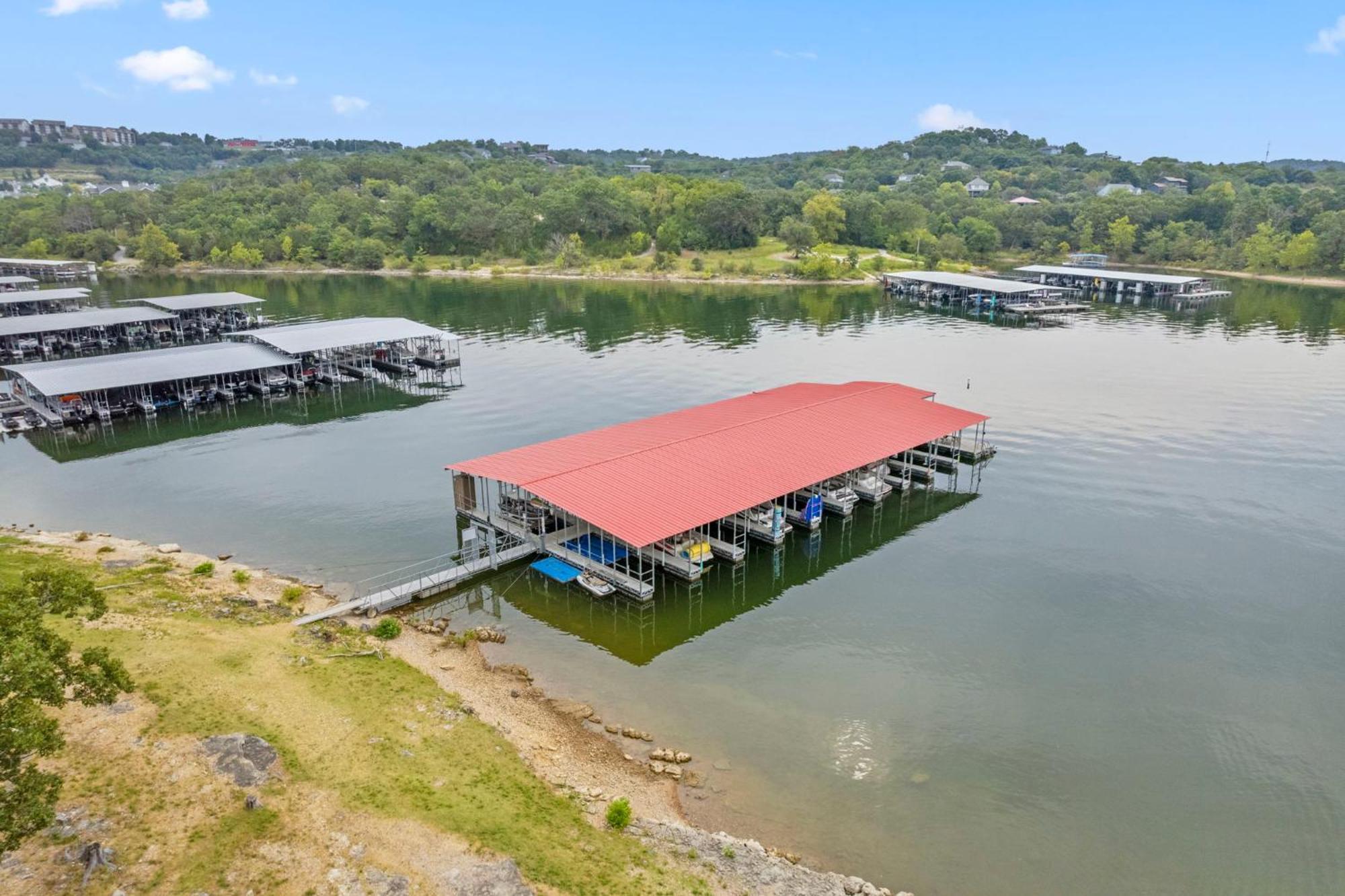 Over My Head Lakefront Holiday home Branson
