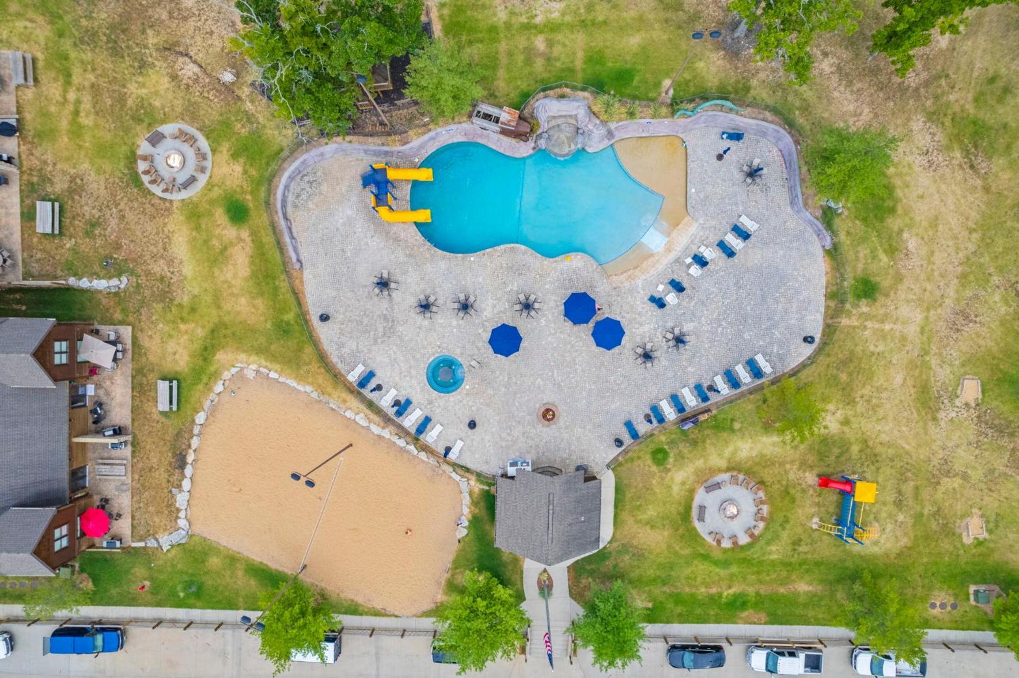 Over My Head Lakefront Holiday home Branson