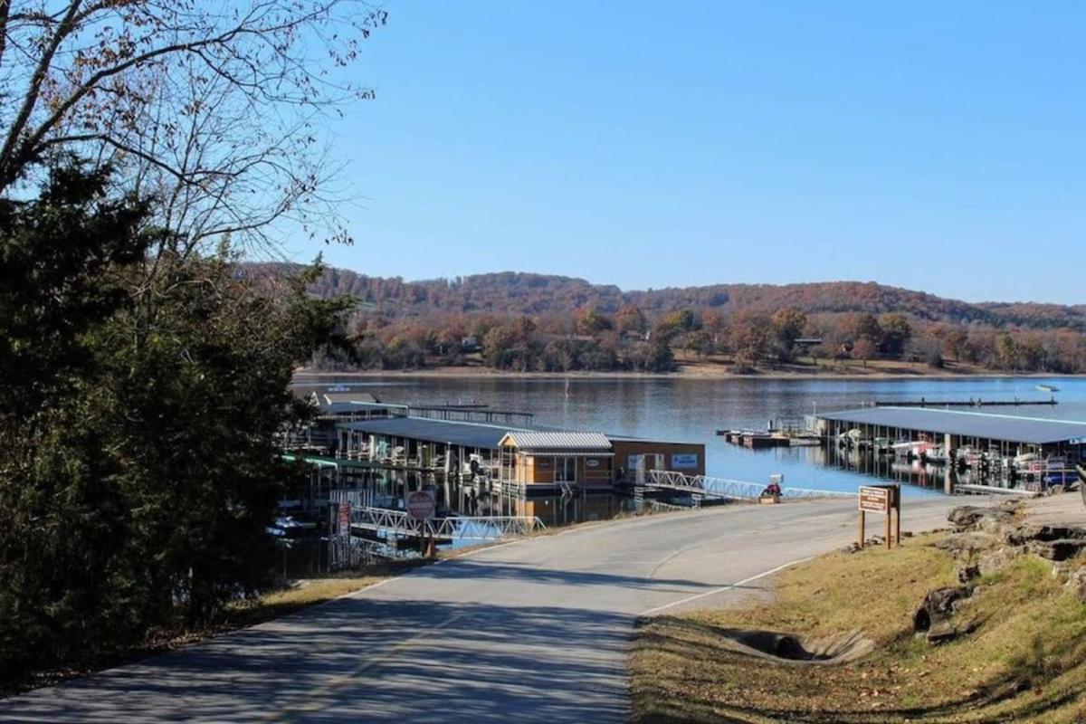 Apartment The Cove 20-1 By Sdc, Big Deck, Pool, Hot Tub, By Branson