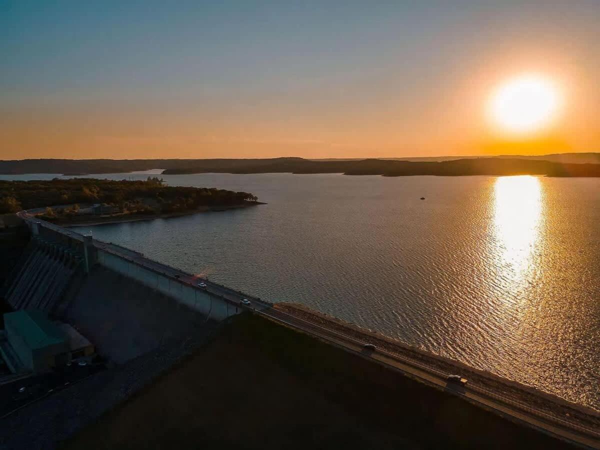 Modern Retreat Whot Tub Arcade & Stunning Views Holiday home Branson