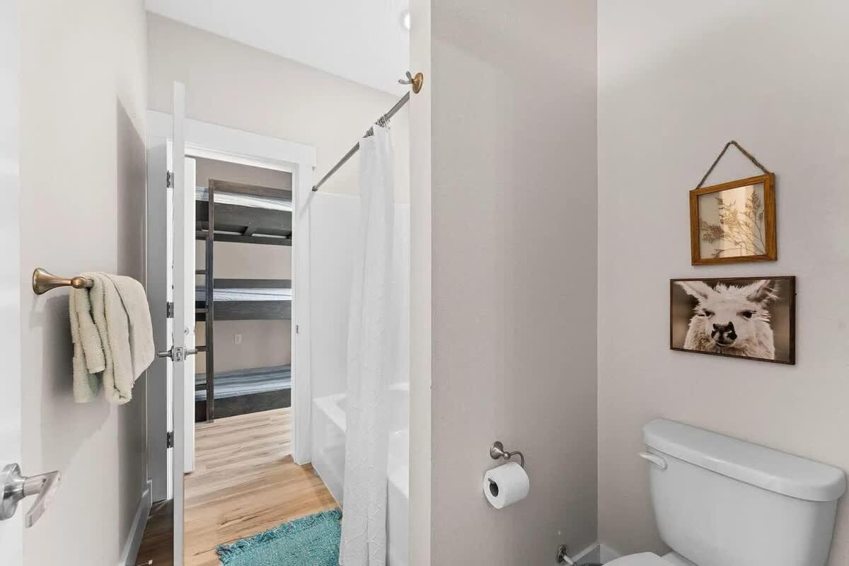 Modern Retreat Whot Tub Arcade & Stunning Views Holiday home *
