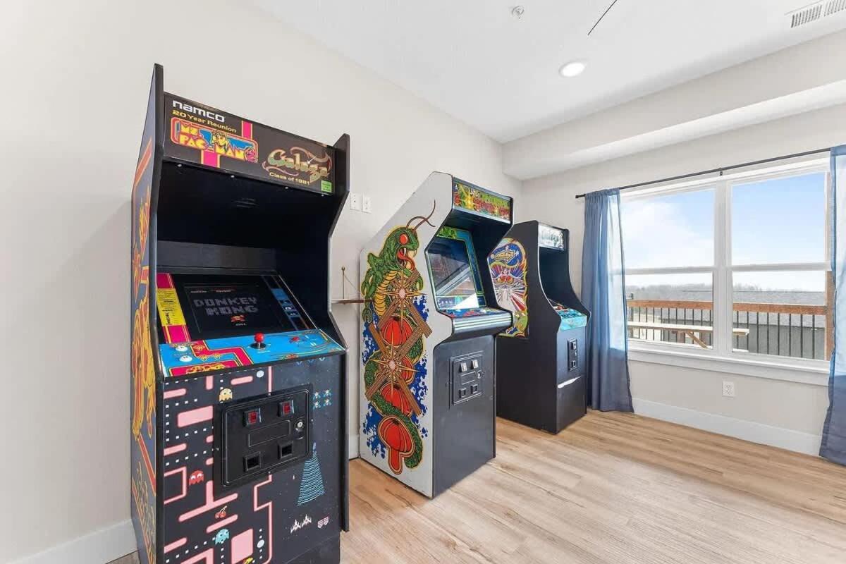 Holiday home Modern Retreat Whot Tub Arcade & Stunning Views *