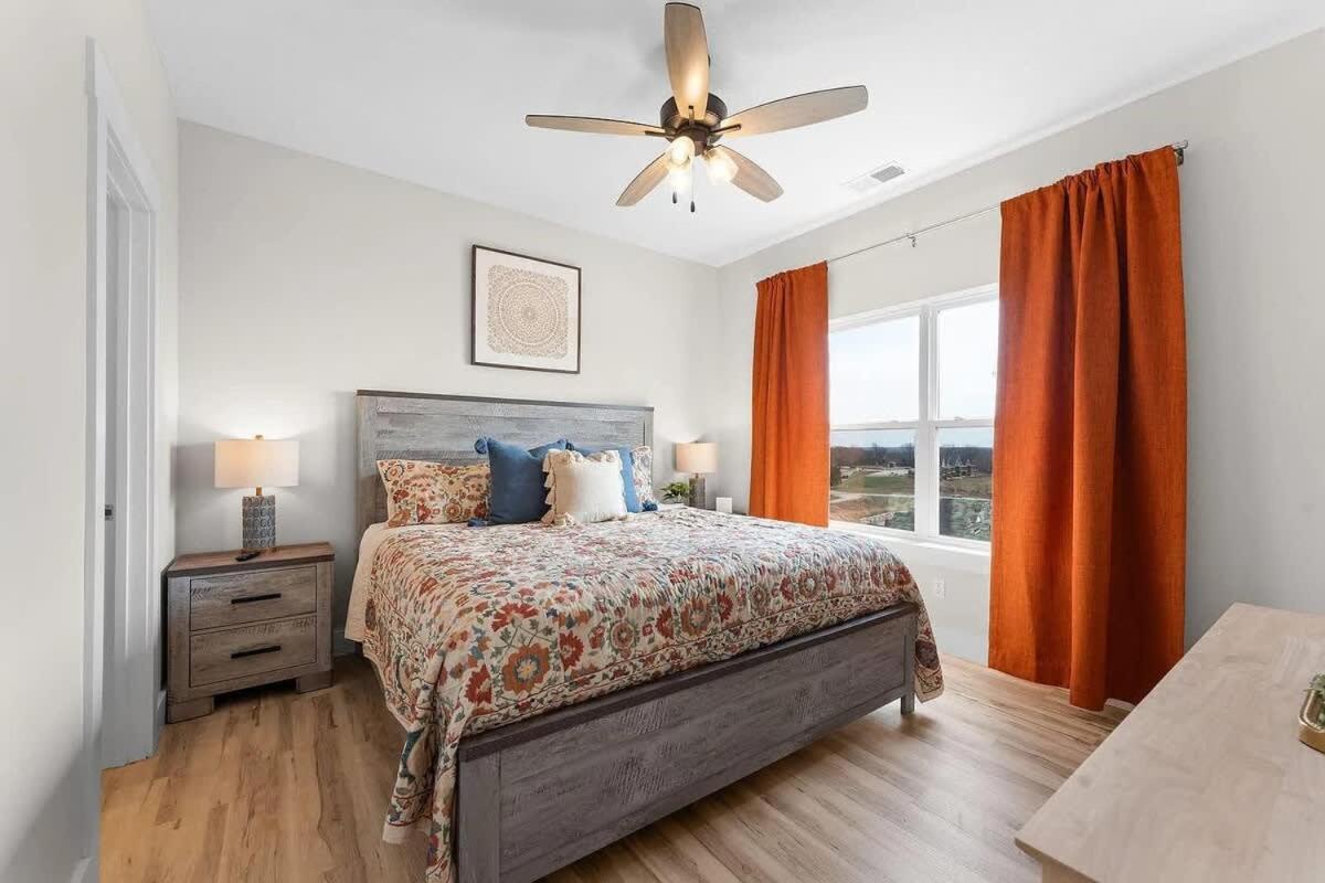 Holiday home Modern Retreat Whot Tub Arcade & Stunning Views Branson