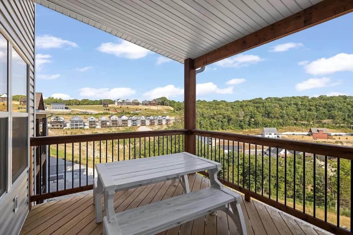 Holiday home Cozy Table Rock W Hot Tub & Game Branson
