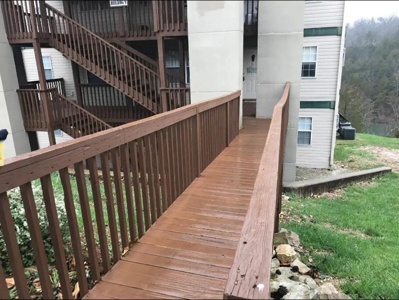 Apartment The Cove 9-4 By Sdc, Big Deck, Pool, Hot Tub, Lake View, No Stairs *